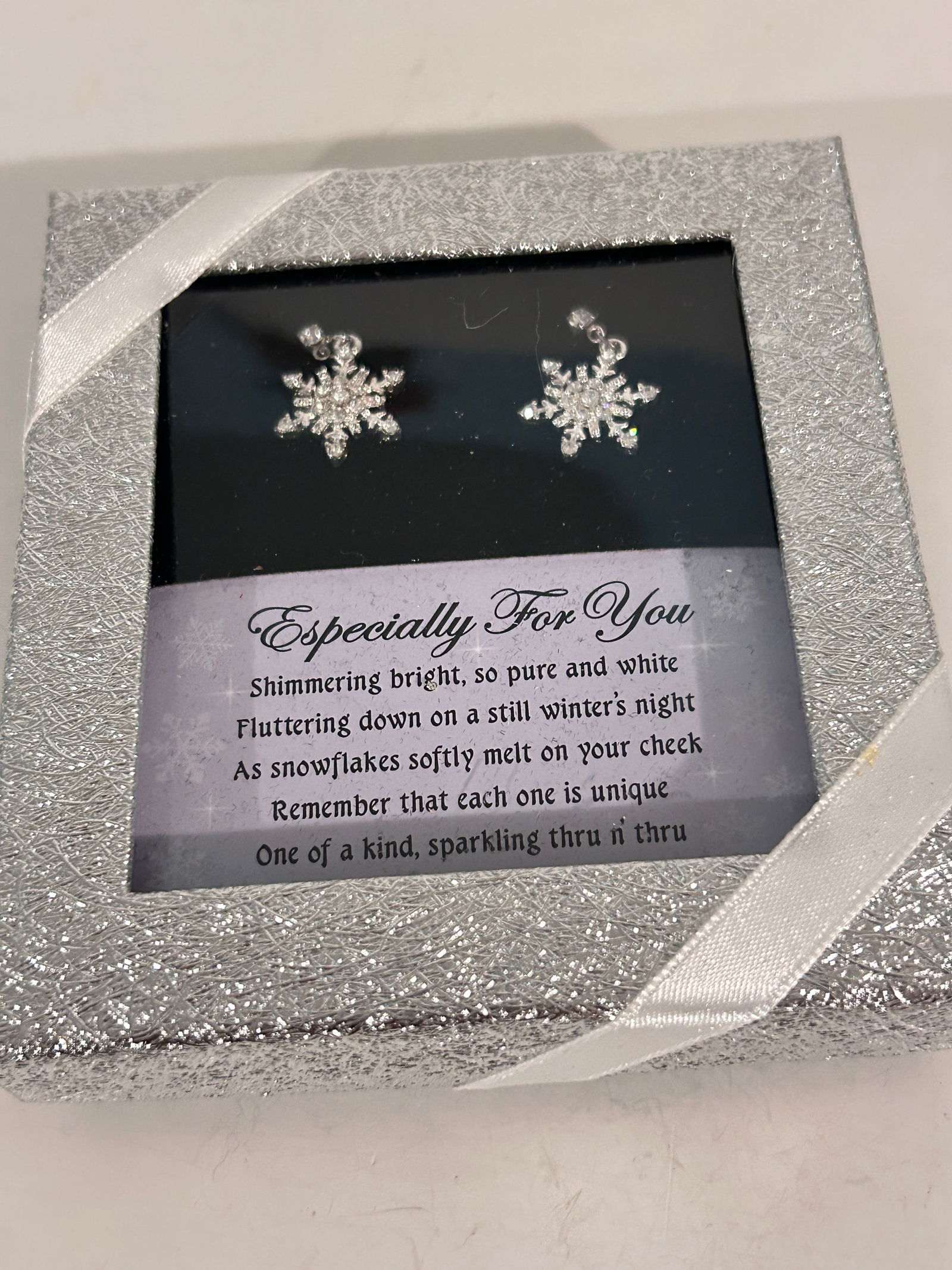 Vintage snow flake Earrings (1 of 3)