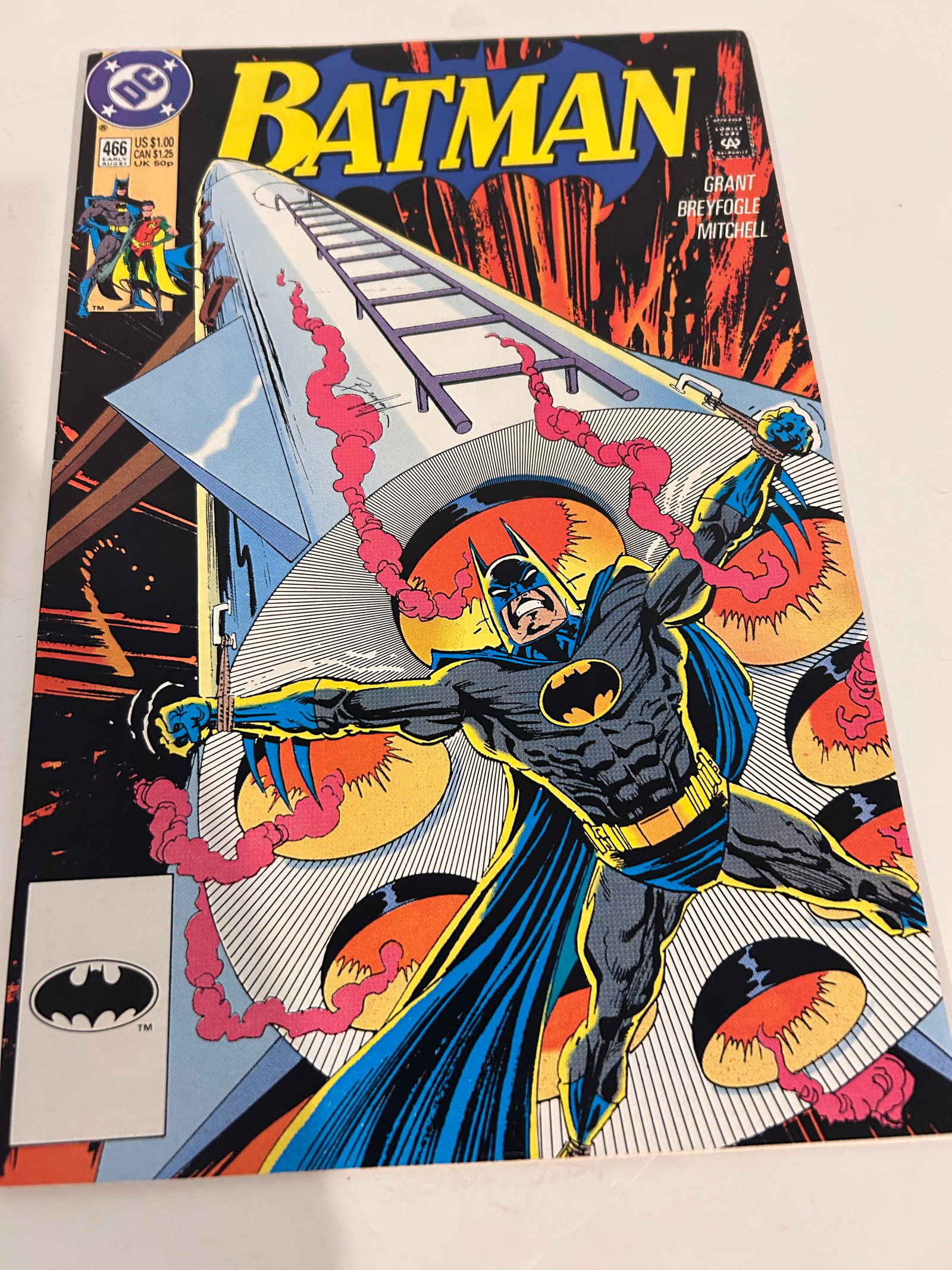 Vintage Comic Book Batman # 466: Vintage Comic Book Batman # 466 Please view all photos as they are part of the description and condition of this Item, Feel free to contact me with questions or picture requests! Used Item AS IS