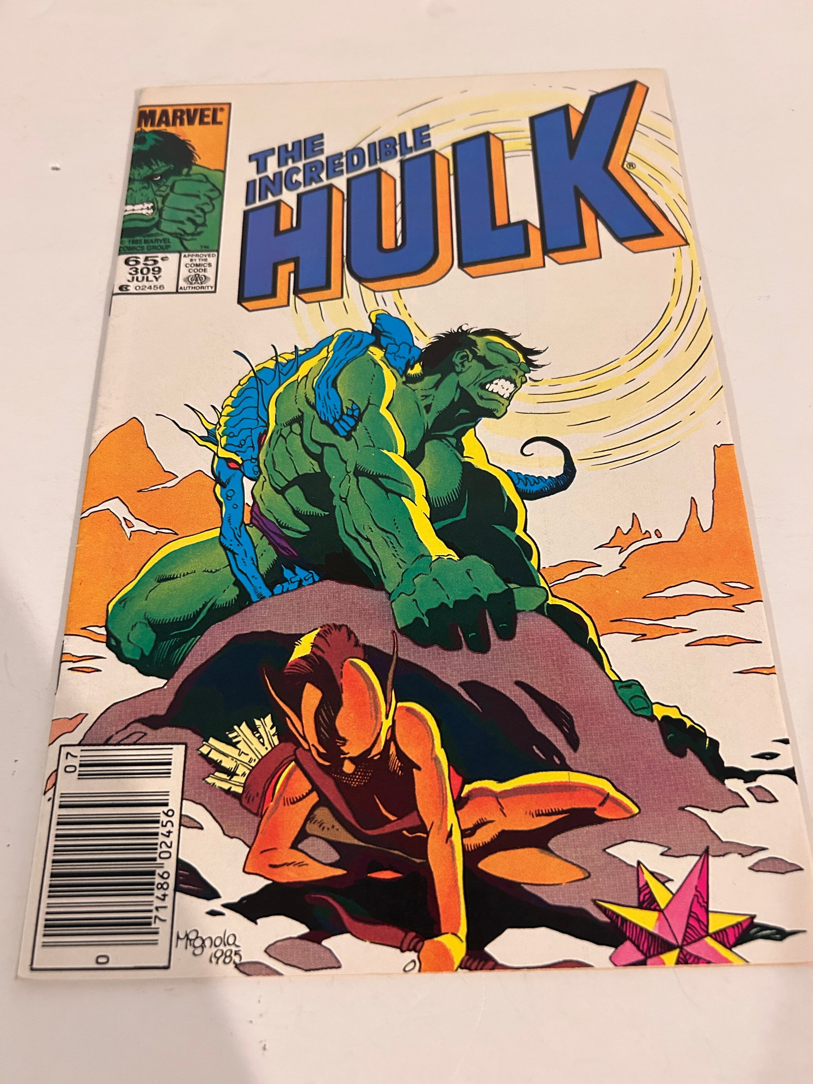 Vintage Comic Book The Incredible Hulk # 309: Vintage Comic Book The Incredible Hulk # 309 Please view all photos as they are part of the description and condition of this Item, Feel free to contact me with questions or picture requests! Used Ite