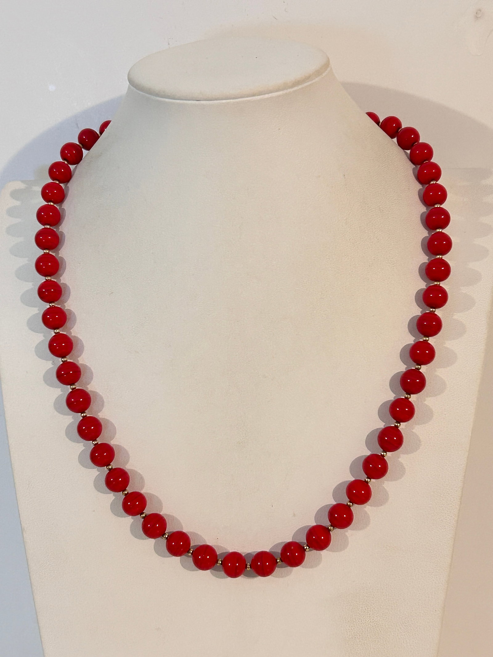 Vintage Silver red bead glass Necklace 22": Vintage Silver red bead glass Necklace 22" Please view all photos as they are part of the description and condition of this Item, Feel free to contact me with questions or picture requests! Used Item 