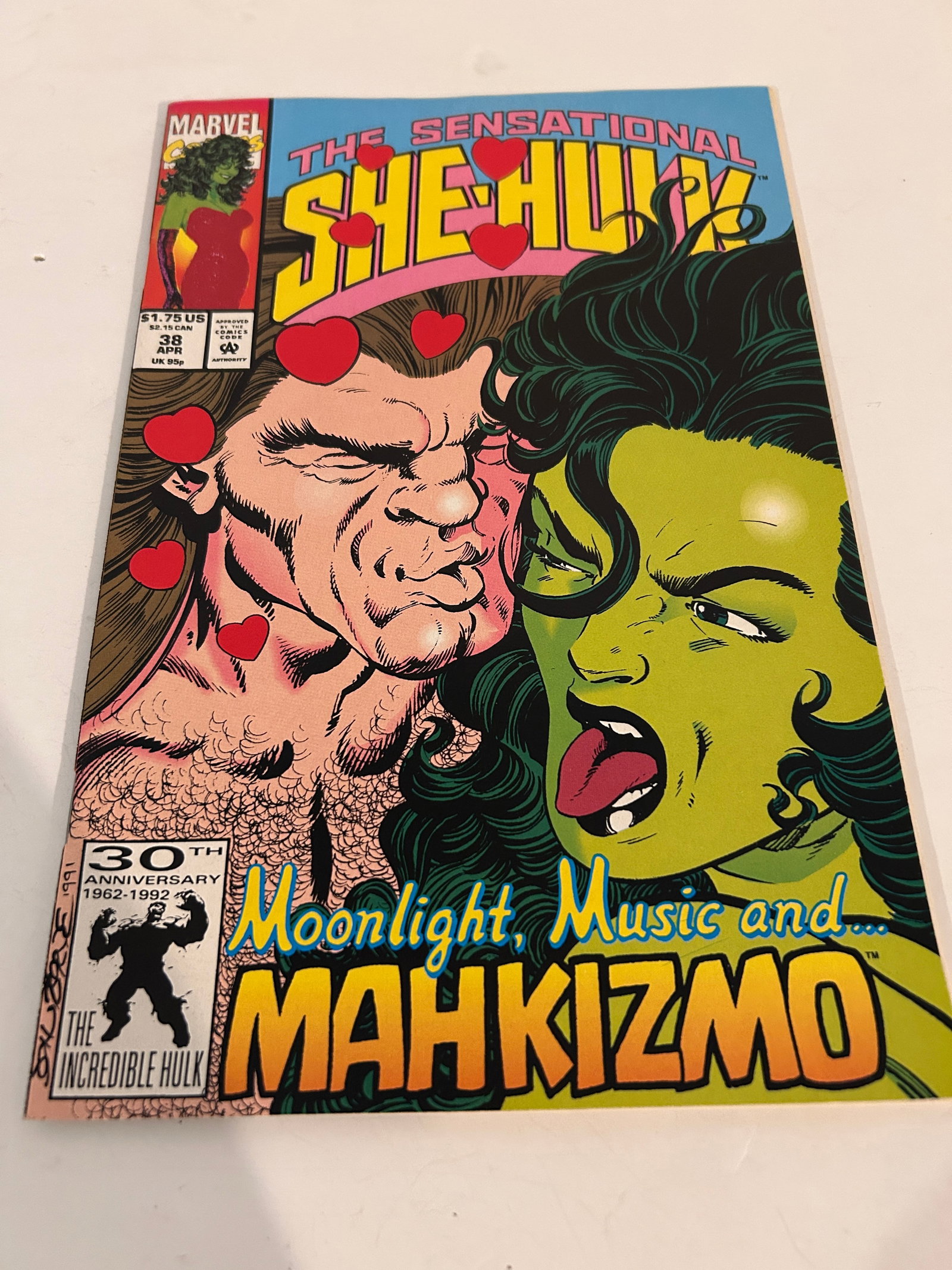 Vintage Comic Book Sensational She Hulk # 38: Vintage Comic Book Sensational She Hulk # 38 Please view all photos as they are part of the description and condition of this Item, Feel free to contact me with questions or picture requests! Used Ite