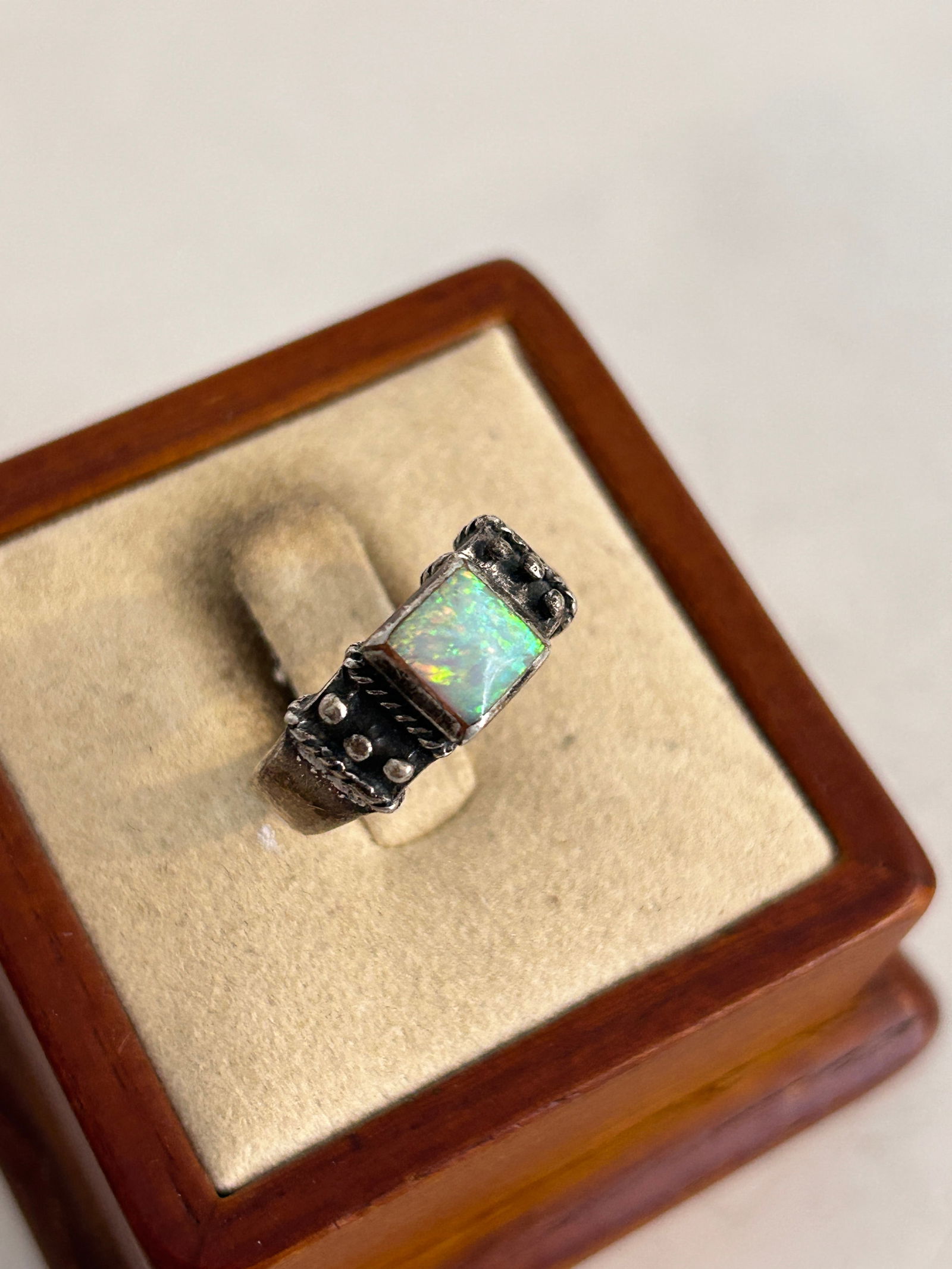 Vintage Sterling Silver Opal Ring Sz 7 (1 of 5)