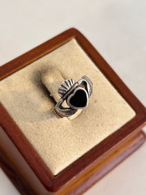 Vintage Sterling Silver Claddagh Irish Ring Sz 5