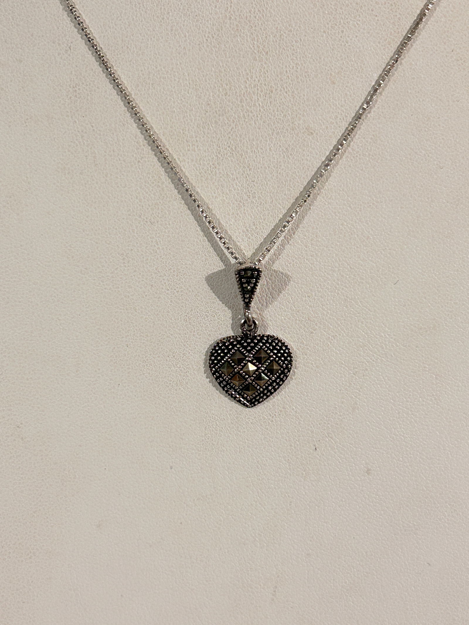 Vintage Sterling Silver marcasite heart pendant Necklace Sz 17": Vintage Sterling Silver marcasite heart pendant Necklace Sz 17" Please view all photos as they are part of the description and condition of this Item, Feel free to contact me with questions or picture
