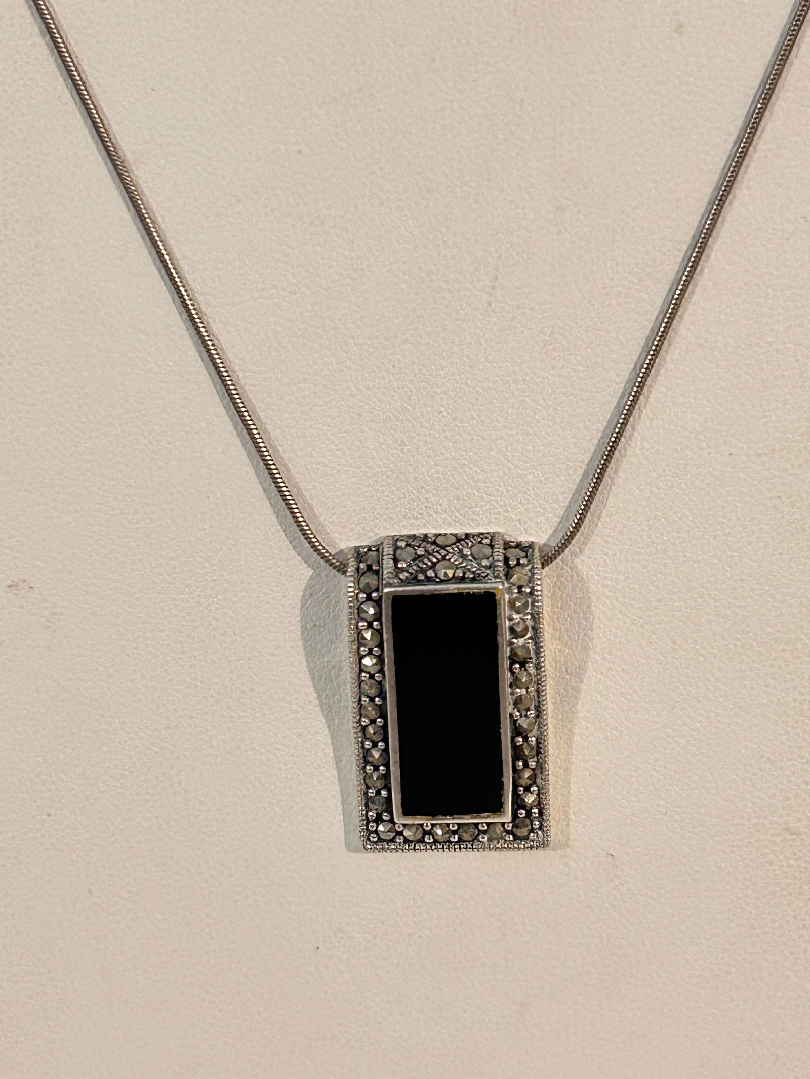 Vintage Sterling Silver marcasite onyx pendant Necklace Sz 22": Vintage Sterling Silver marcasite onyx pendant Necklace Sz 22" Please view all photos as they are part of the description and condition of this Item, Feel free to contact me with questions or picture