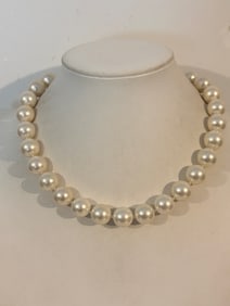 Vintage 14K Gold knotted pearl Necklace Sz 16"