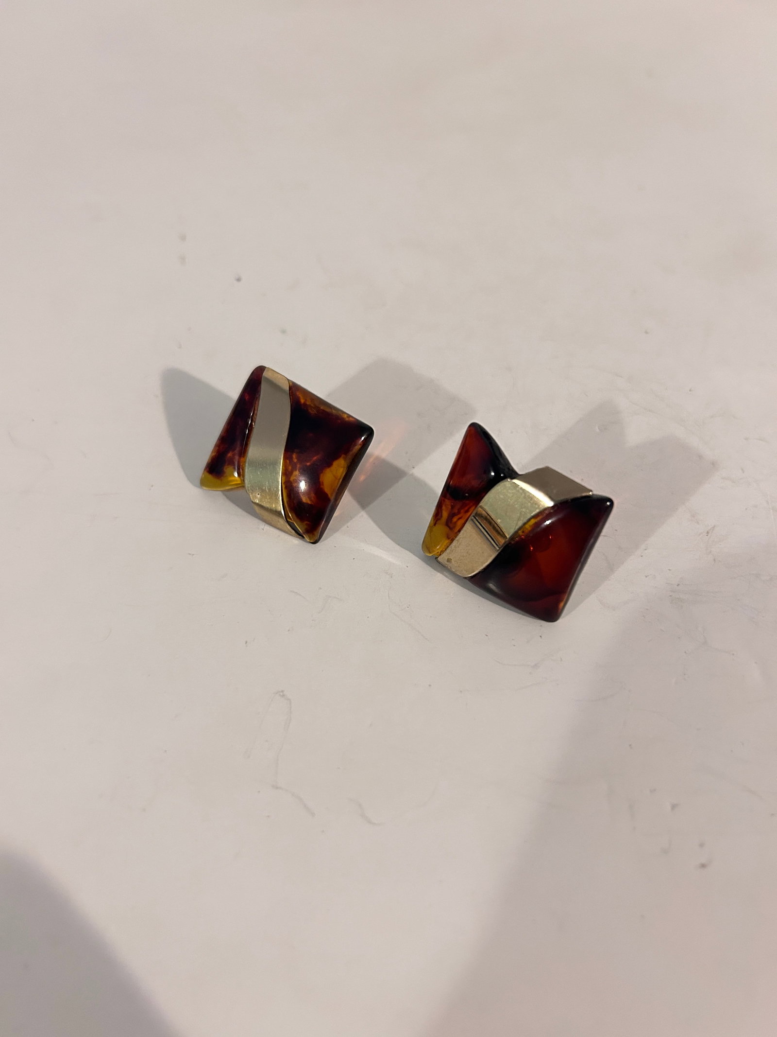 Vintage Acrylic gold tone Earrings: Vintage Acrylic gold tone Earrings Please view all photos as they are part of the description and condition of this Item, Feel free to contact me with questions or picture requests! Used Item AS IS