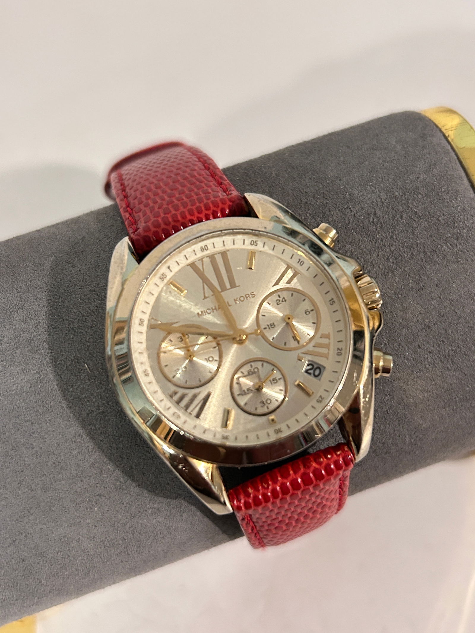 Vintage Michael Kors Watch MK-5973 light scratches to face (1 of 5)