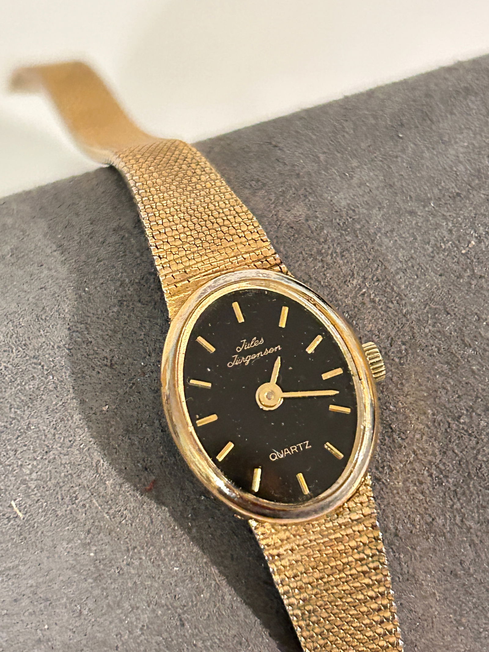 Vintage Gold Tone Jules Jurgensen Quartz working Watch: Vintage Gold Tone Jules Jurgensen Quartz working Watch Please view all photos as they are part of the description and condition of this Item, Feel free to contact me with questions or picture requests