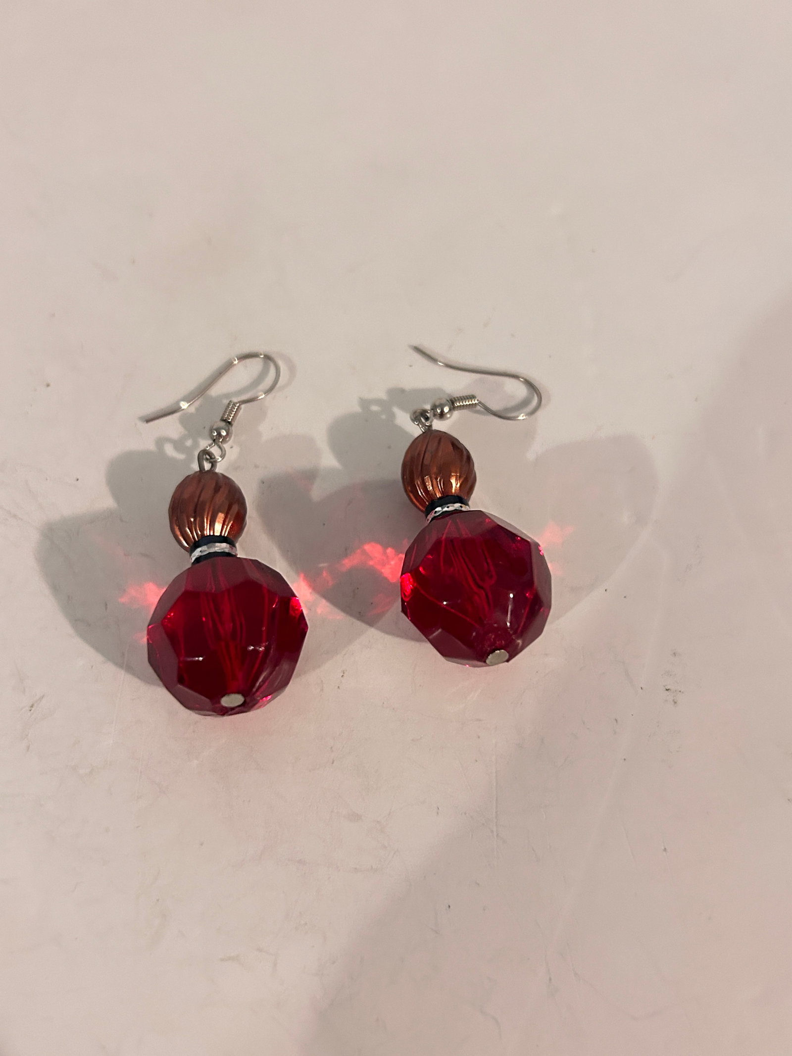 Vintage red acrylic Earrings: Vintage red acrylic Earrings Please view all photos as they are part of the description and condition of this Item, Feel free to contact me with questions or picture requests! Used Item AS IS