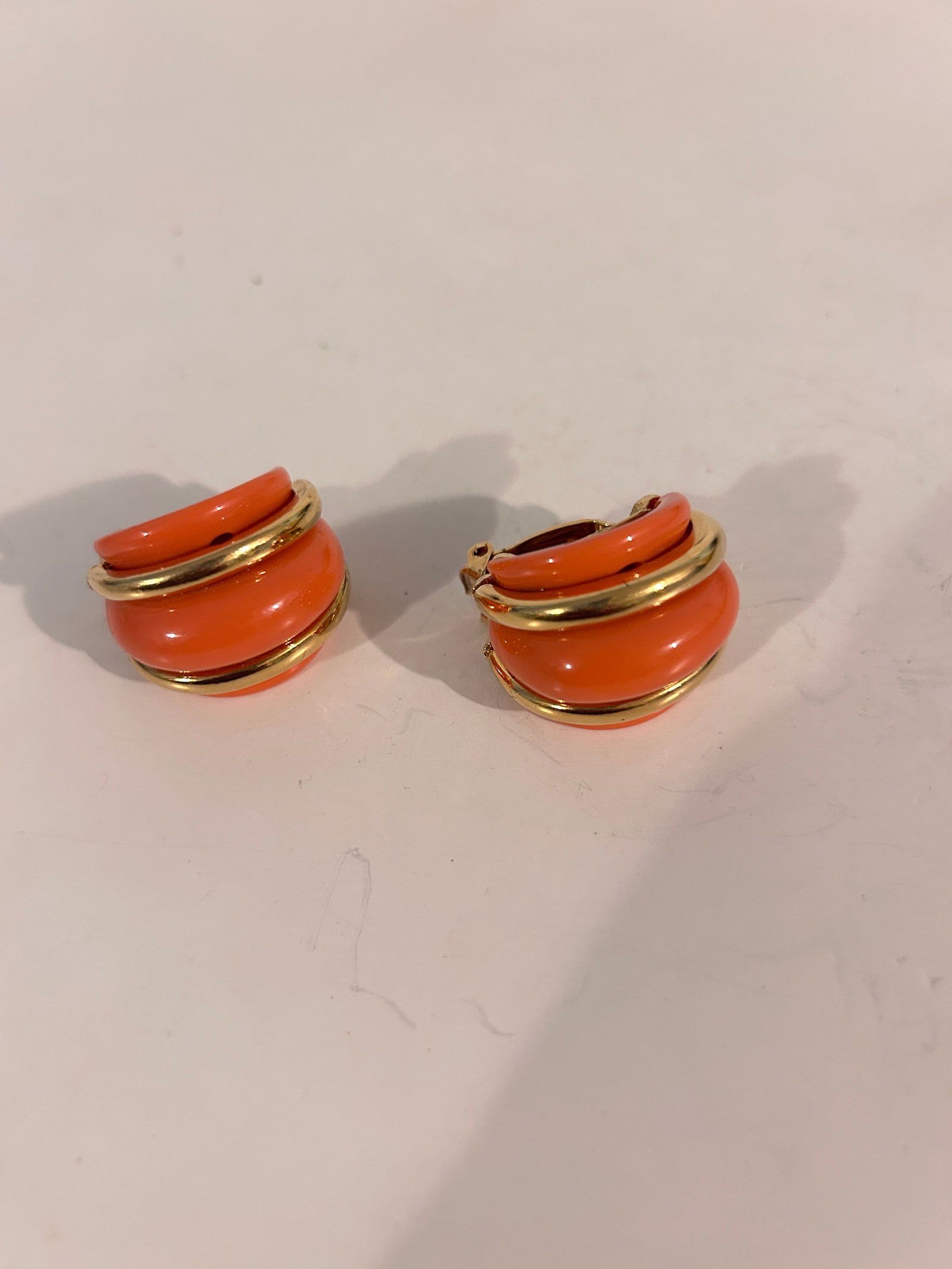 Kenneth J Lane Faux Coral Lucite Rose Enamel Clip On Earrings: Kenneth J Lane Faux Coral Lucite Rose Enamel Clip On Earrings Please view all photos as they are part of the description and condition of this Item, Feel free to contact me with questions or picture r