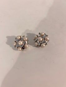 Vintage Trifari silver tone Earrings