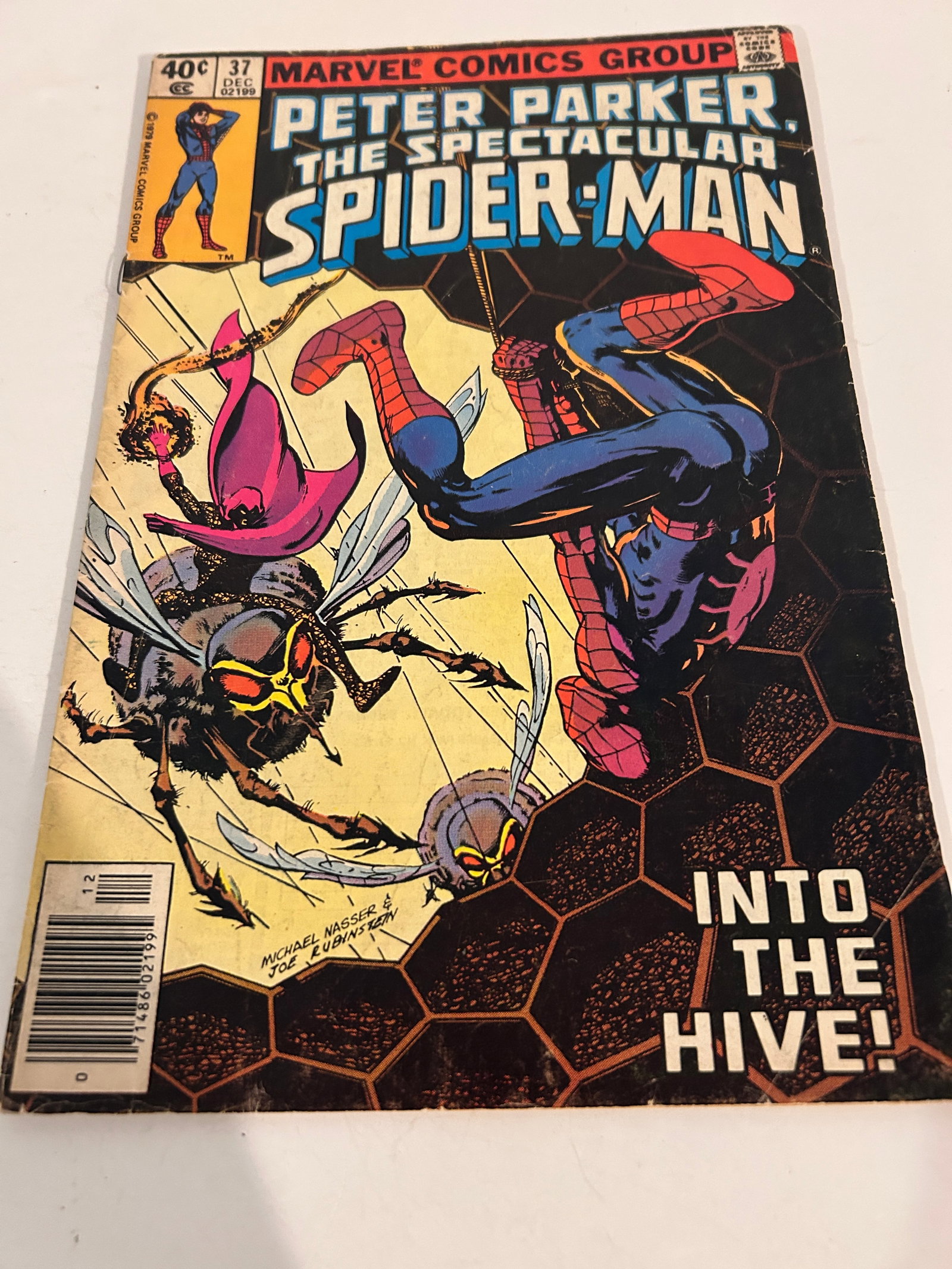 Vintage Comic Book # 37 Peter Parker the Spectacular Spider-Man: Vintage Comic Book # 37 Peter Parker the Spectacular Spider-Man Please view all photos as they are part of the description and condition of this Item, Feel free to contact me with questions or picture
