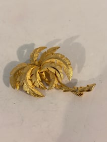 Vintage Gold Tone palm tree Brooch