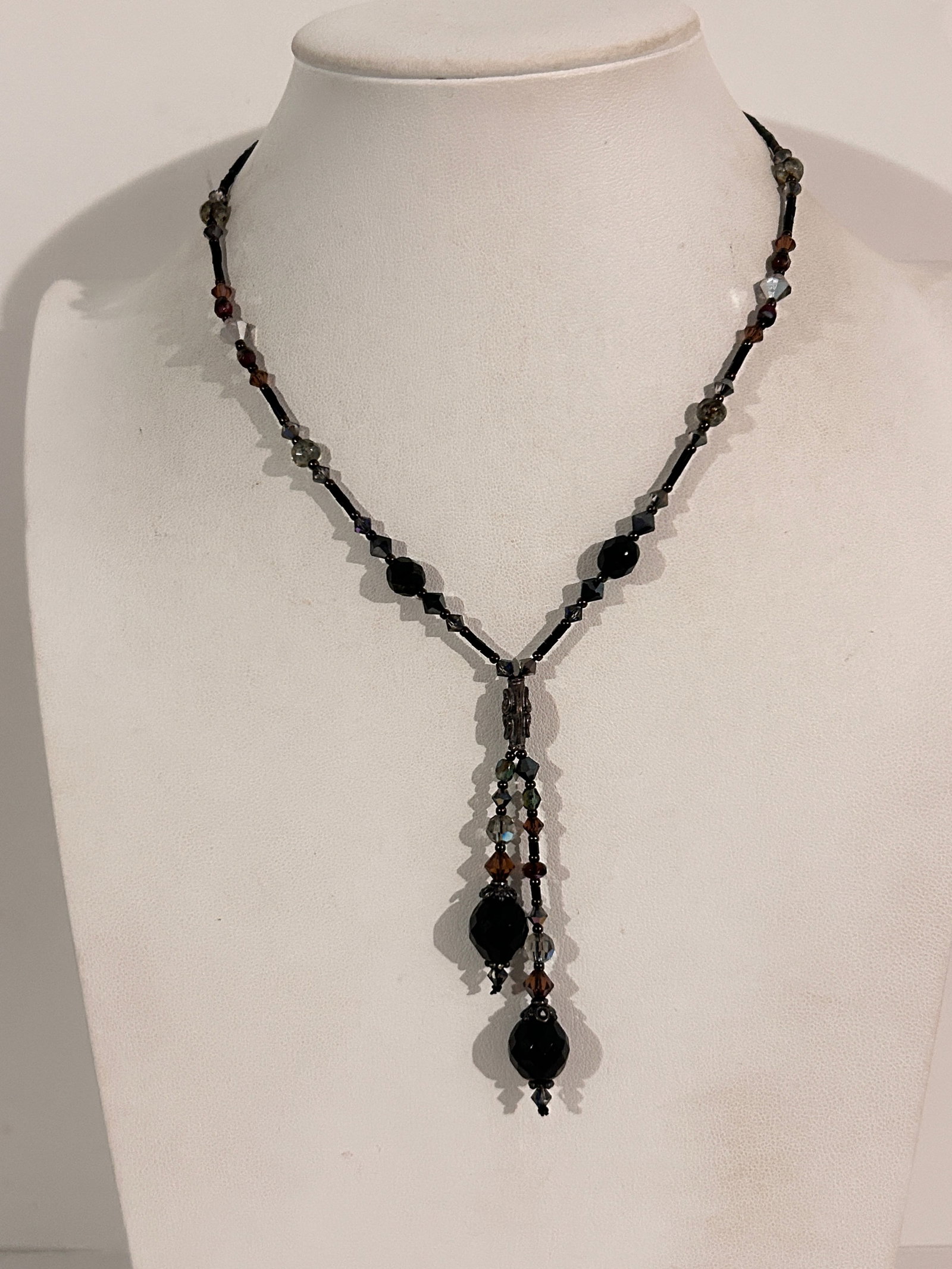 Vintage Sterling Silver glass crystal tassle Necklace Sz 18": Vintage Sterling Silver glass crystal tassle Necklace Sz 18" Please view all photos as they are part of the description and condition of this Item, Feel free to contact me with questions or picture re