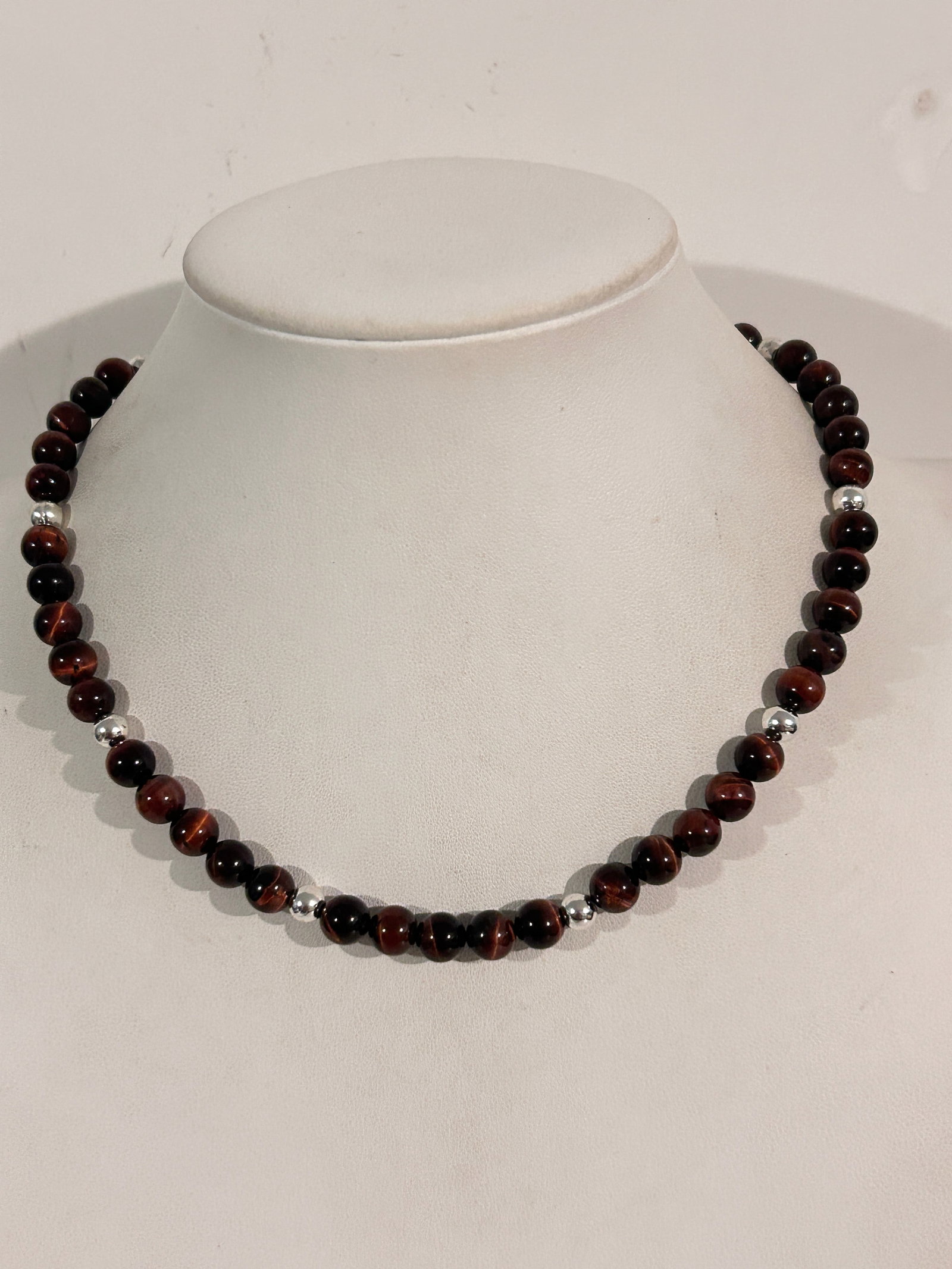 Vintage tigers eye bead Sterling Silver Necklace Sz 16": Vintage tigers eye bead Sterling Silver Necklace Sz 16" Please view all photos as they are part of the description and condition of this Item, Feel free to contact me with questions or picture request