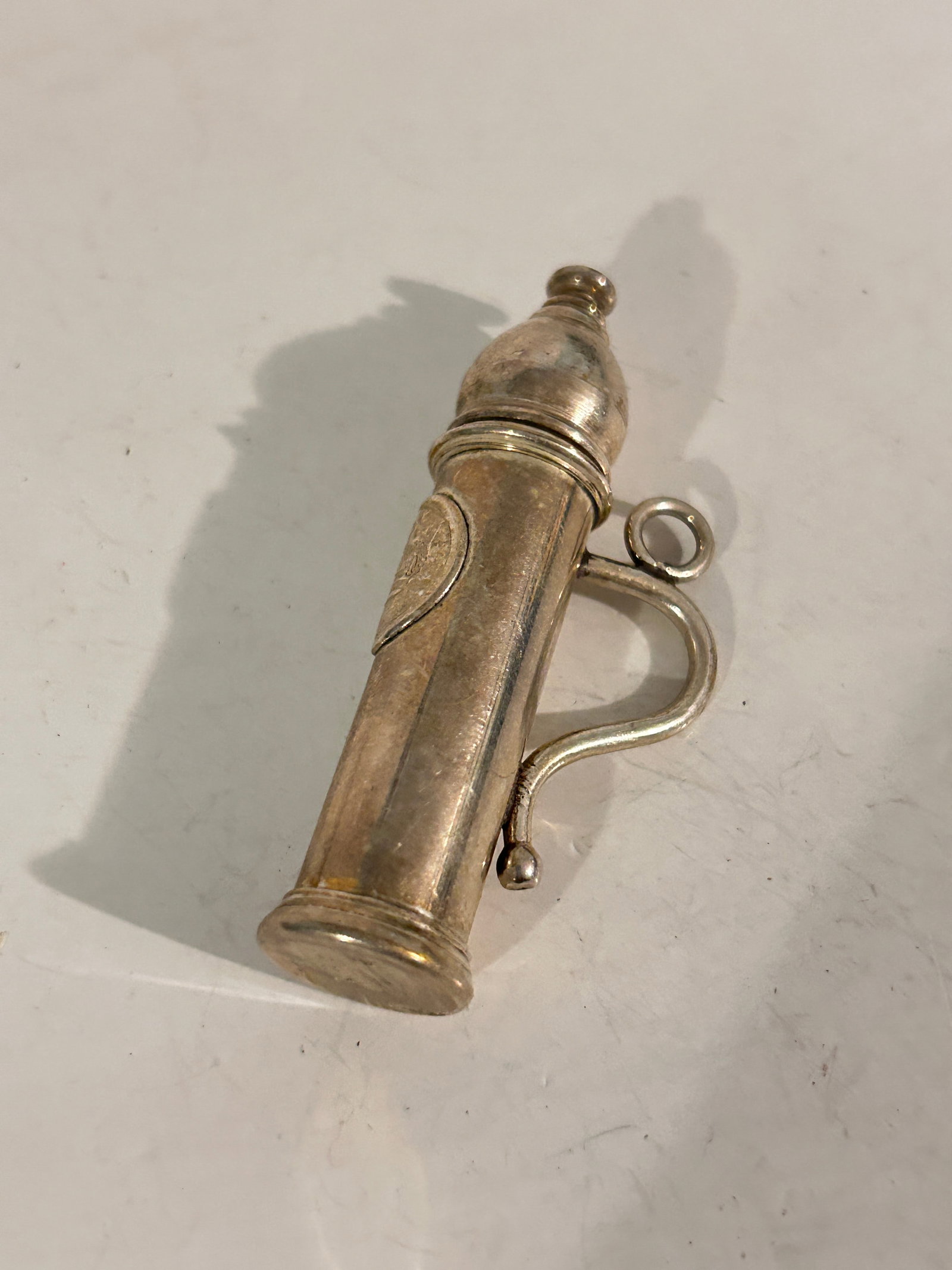 Vintage Silver Plate Bubble Blower: Vintage Silver Plate Bubble Blower Please view all photos as they are part of the description and condition of this Item, Feel free to contact me with questions or picture requests! Used Item AS IS