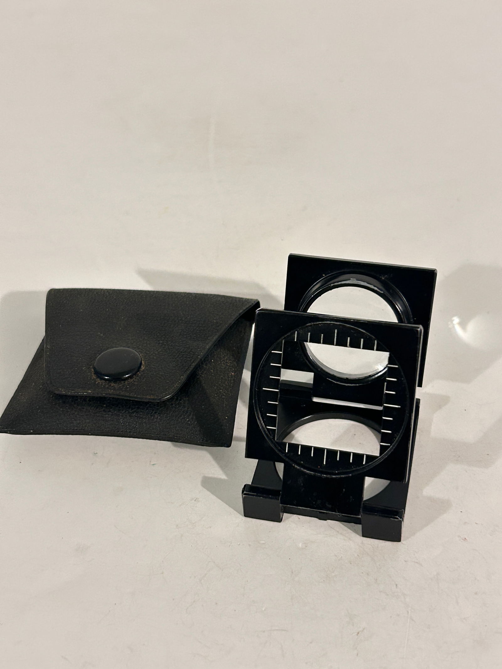 Vintage Compact Folding Magnifying Glass (1 of 5)