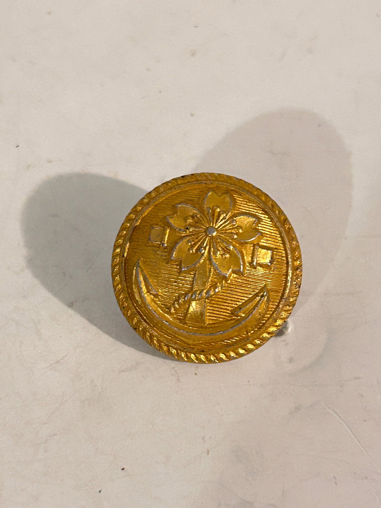 1920's-40's Japanese Navy Sailor Original Vintage Uniform Button: 1920's-40's Japanese Navy Sailor Original Vintage Uniform Button Please view all photos as they are part of the description and condition of this Item, Feel free to contact me with questions or pictur