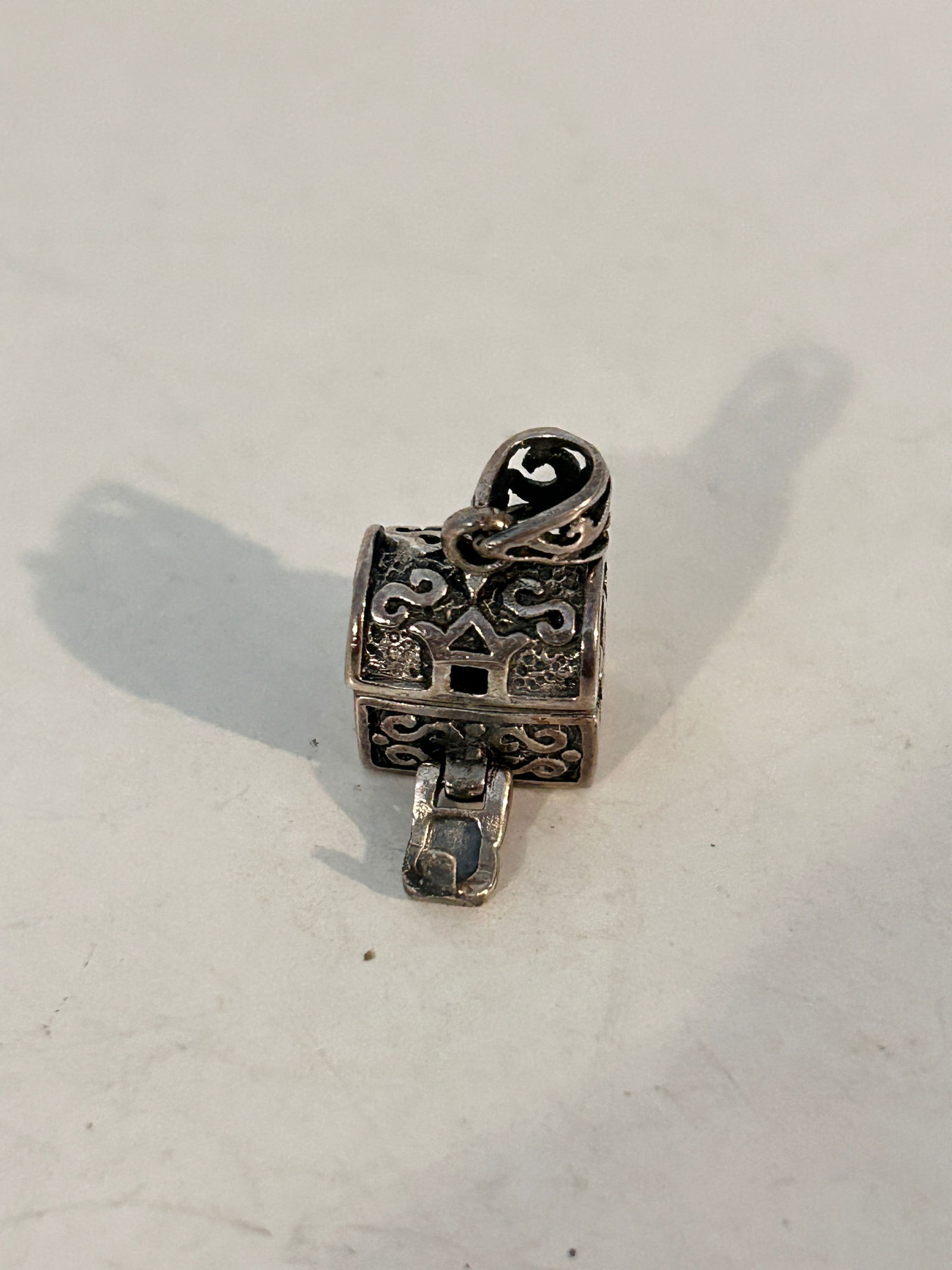 Vintage Sterling Silver Treasure Chest Pendant (1 of 5)