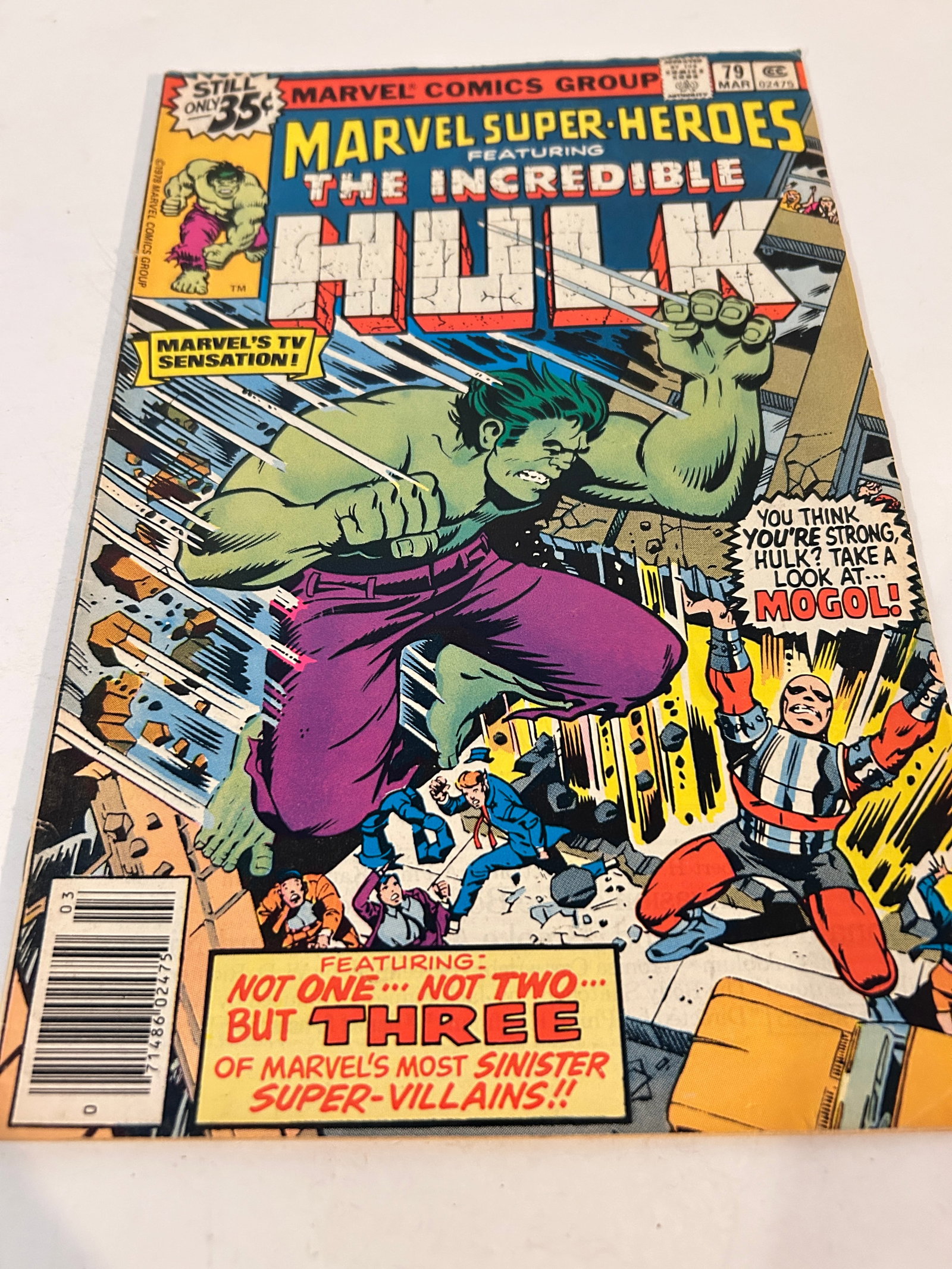 Vintage Comic Book Marvel Super-Heroes # 79: Vintage Comic Book Marvel Super-Heroes # 79 Please view all photos as they are part of the description and condition of this Item, Feel free to contact me with questions or picture requests! Used Item