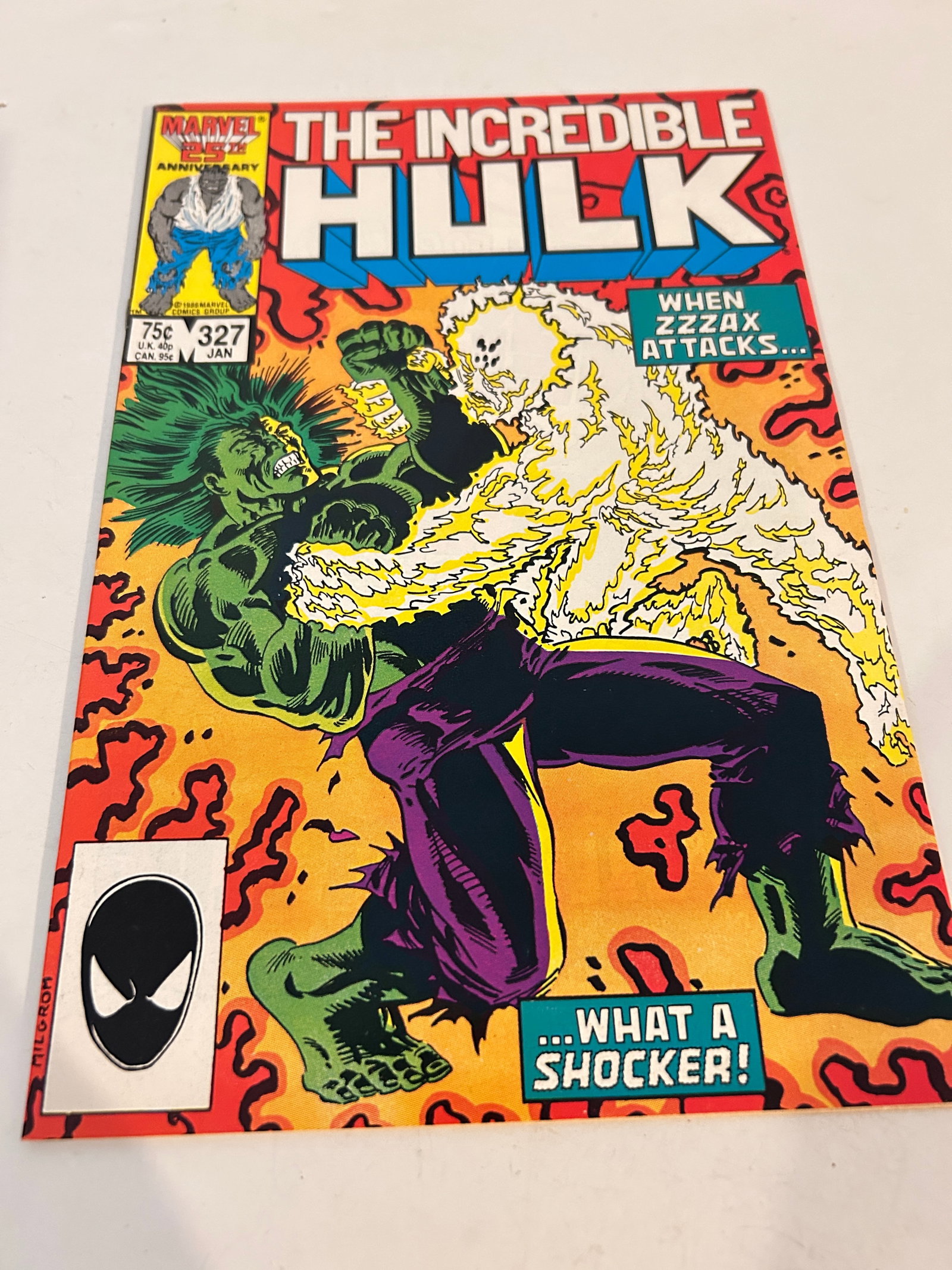Vintage Comic Book The Incredible Hulk # 327: Vintage Comic Book The Incredible Hulk # 327 Please view all photos as they are part of the description and condition of this Item, Feel free to contact me with questions or picture requests! Used Ite