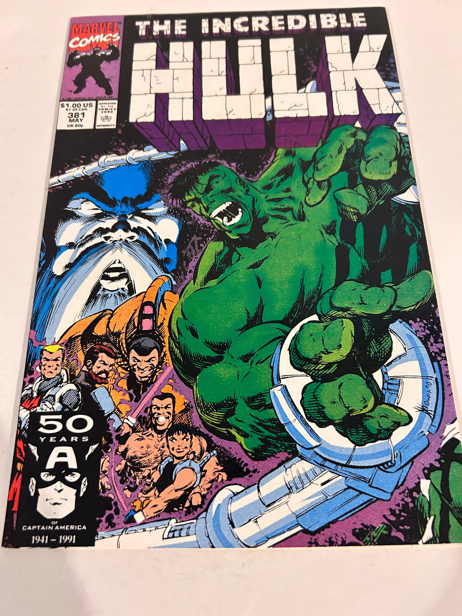 Vintage Comic Book Incredible Hulk # 381: Vintage Comic Book Incredible Hulk # 381 Please view all photos as they are part of the description and condition of this Item, Feel free to contact me with questions or picture requests! Used Item AS