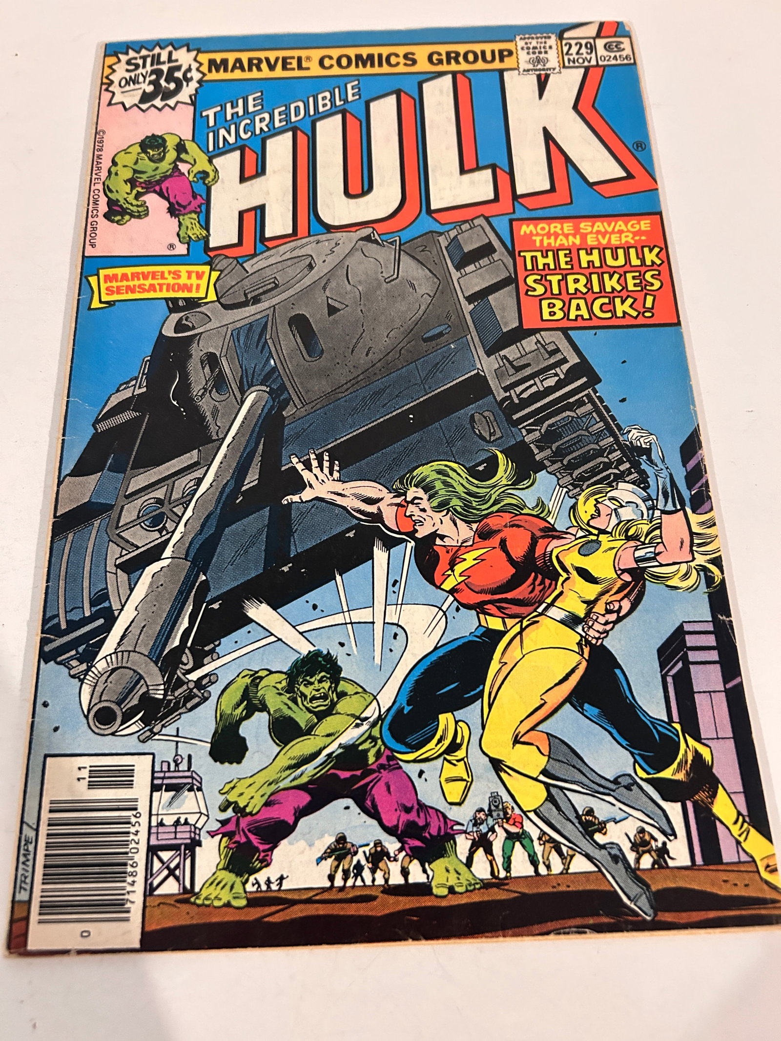 Vintage Comic Book Incredible Hulk # 229: Vintage Comic Book Incredible Hulk # 229 Please view all photos as they are part of the description and condition of this Item, Feel free to contact me with questions or picture requests! Used Item AS