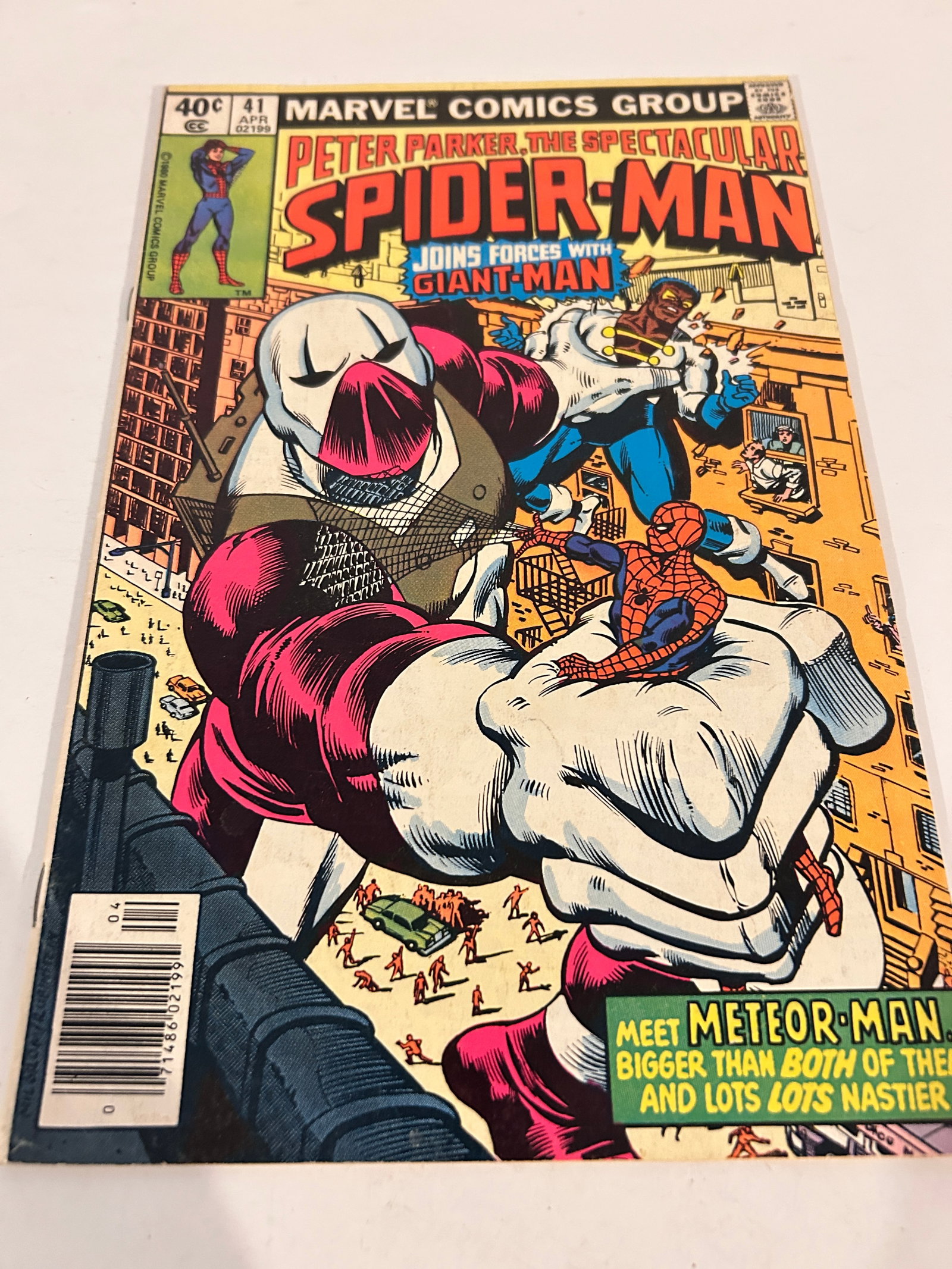 Vintage Comic Book Peter Parker Spectacular Spider-Man # 41: Vintage Comic Book Peter Parker Spectacular Spider-Man # 41 Please view all photos as they are part of the description and condition of this Item, Feel free to contact me with questions or picture req