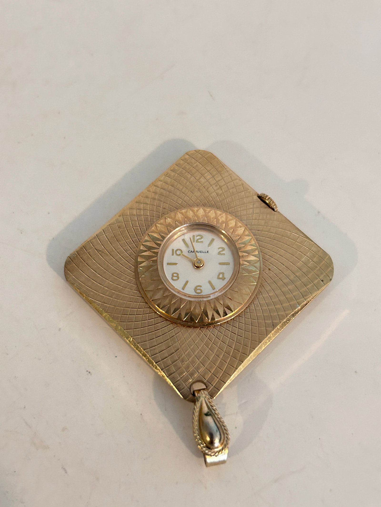Vintage Caravelle mech working watch pendant: Vintage Caravelle mech working watch pendant Please view all photos as they are part of the description and condition of this Item, Feel free to contact me with questions or picture requests! Used Ite