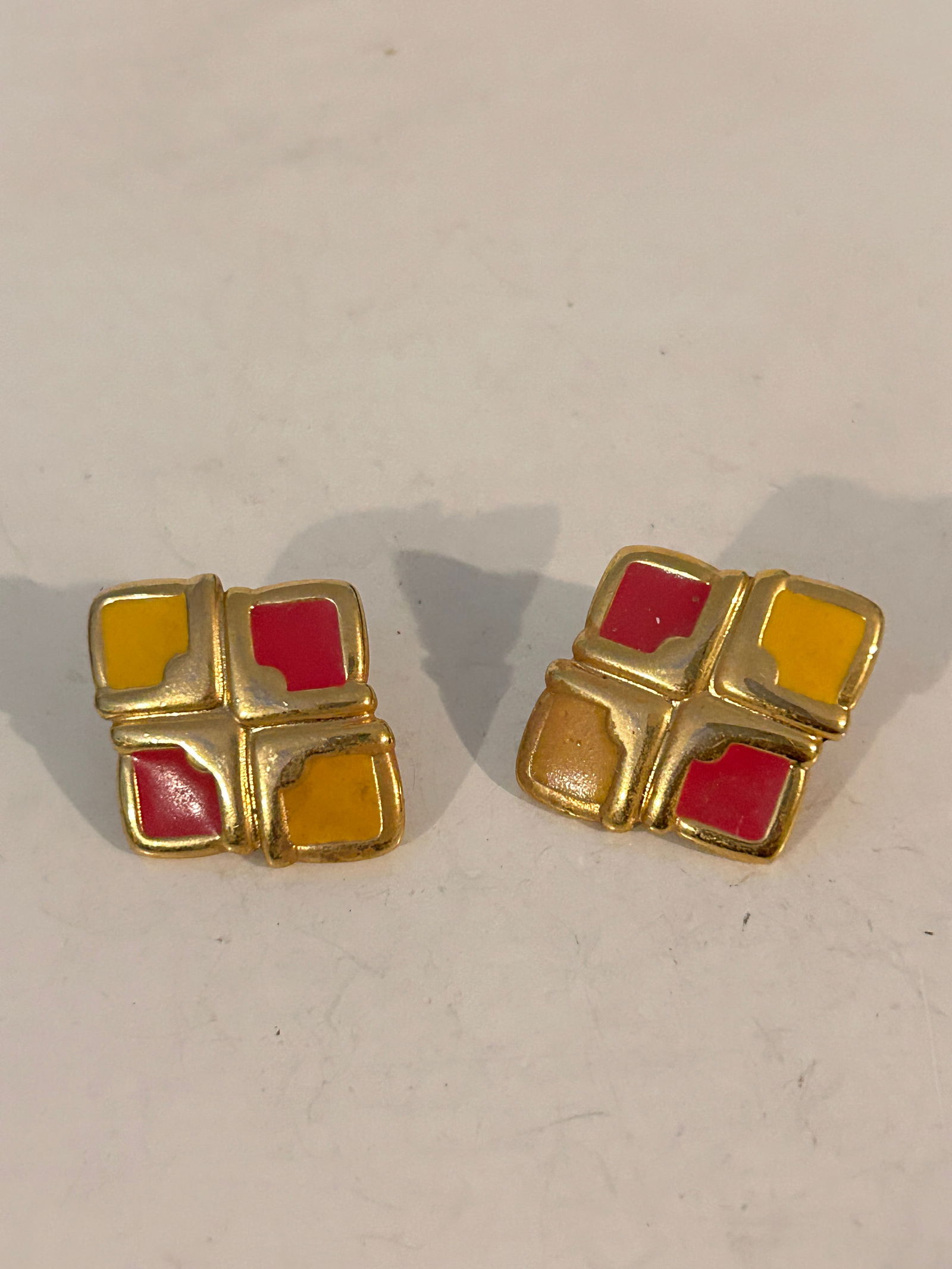 Vintage Enamel Monet Earrings: Vintage Enamel Monet Earrings Please view all photos as they are part of the description and condition of this Item, Feel free to contact me with questions or picture requests! Used Item AS IS