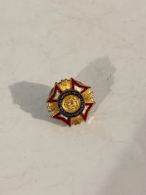 Veterans of foreign wars Pin tie tac lapel vintage US Military red white