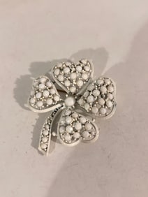 Vintage white Lisner flower Brooch