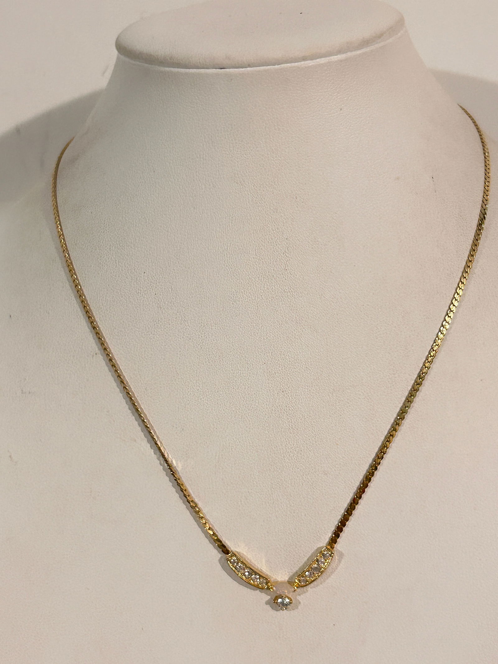 Vintage Gold tone Rhinestone opal Necklace Sz 17": Item comes exactly as shown Know what you are bidding on. Carefully refer to and examine all photos, ask questions, do research, etc., to determine (Authinticity) . before bidding in order to determin