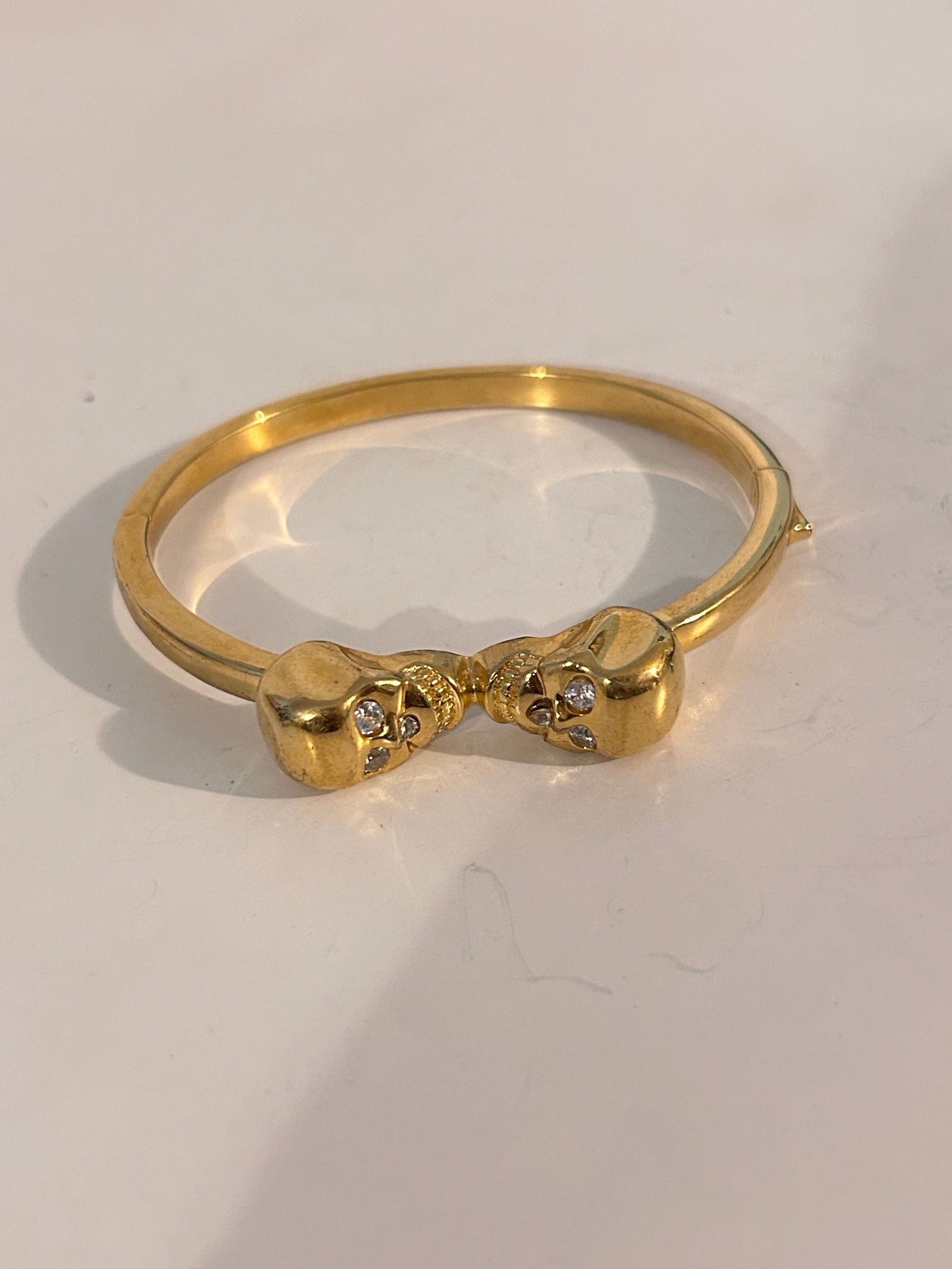 Vintage Bracelet: Item comes exactly as shown Know what you are bidding on. Carefully refer to and examine all photos, ask questions, do research, etc., to determine (Authinticity) . before bidding in order to determin