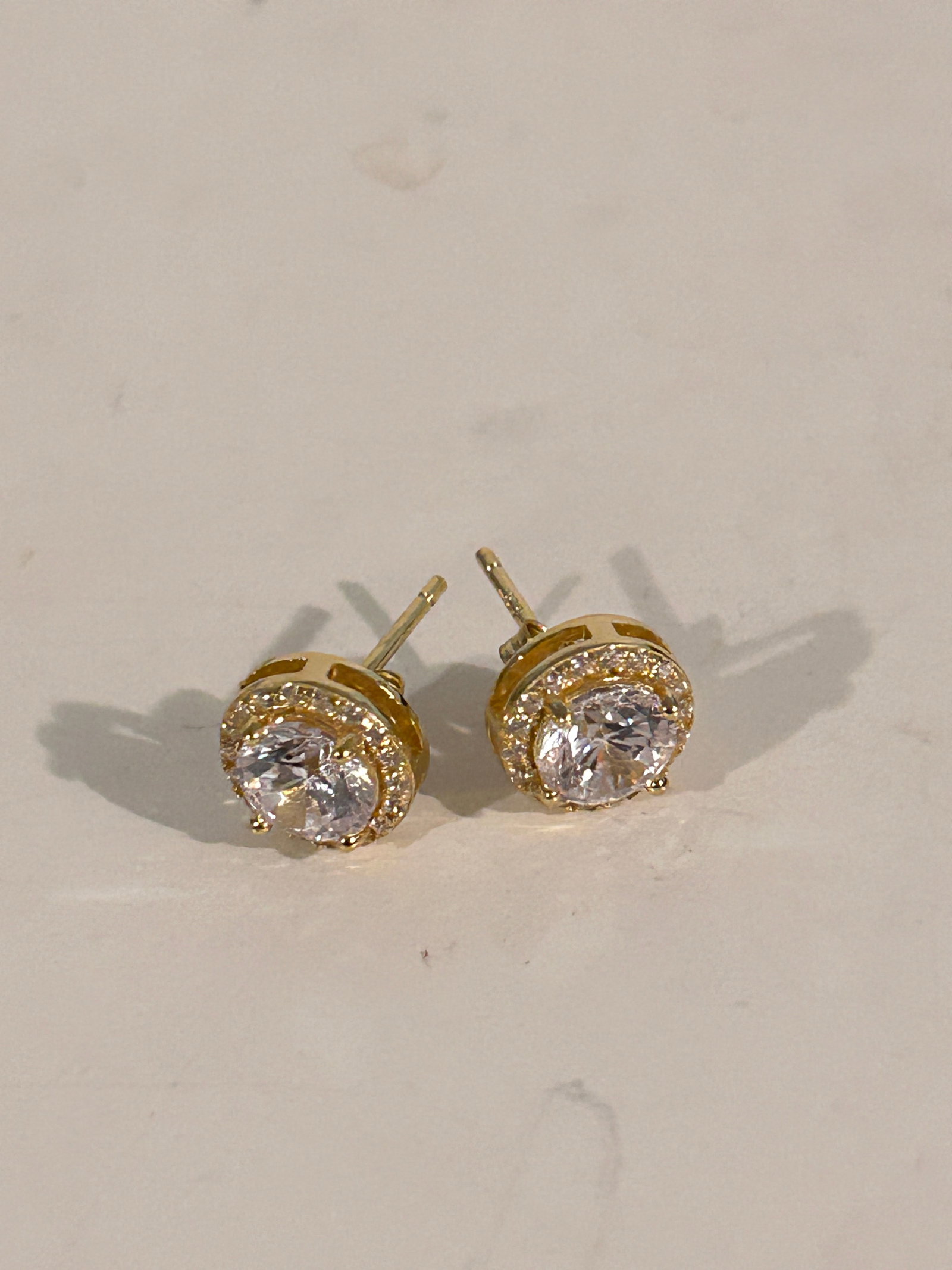Vintage Sterling Silver Post Earrings: Item comes exactly as shown Know what you are bidding on. Carefully refer to and examine all photos, ask questions, do research, etc., to determine (Authinticity) . before bidding in order to determin