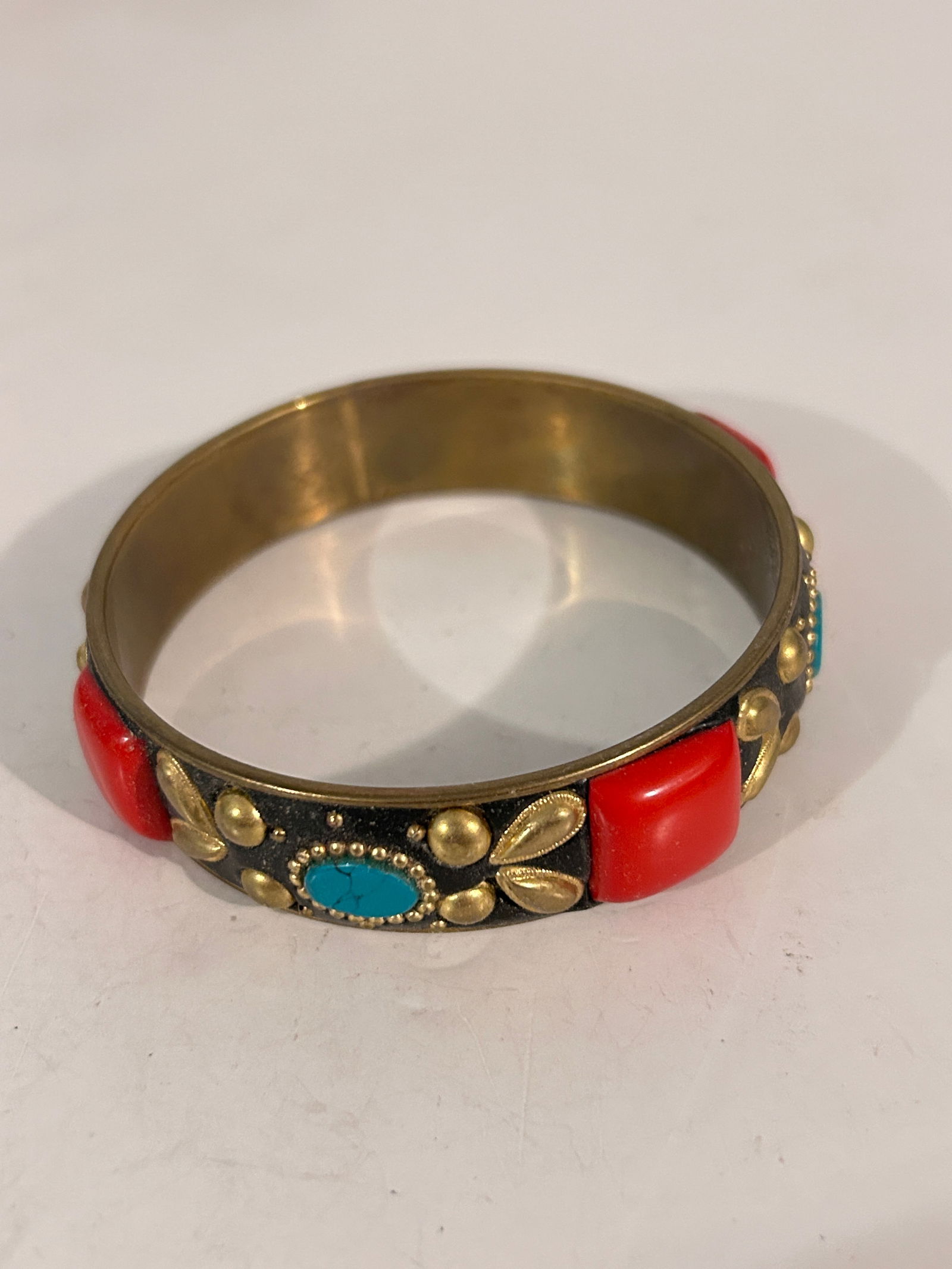 Vintage Bracelet 7": Item comes exactly as shown Know what you are bidding on. Carefully refer to and examine all photos, ask questions, do research, etc., to determine (Authinticity) . before bidding in order to determin