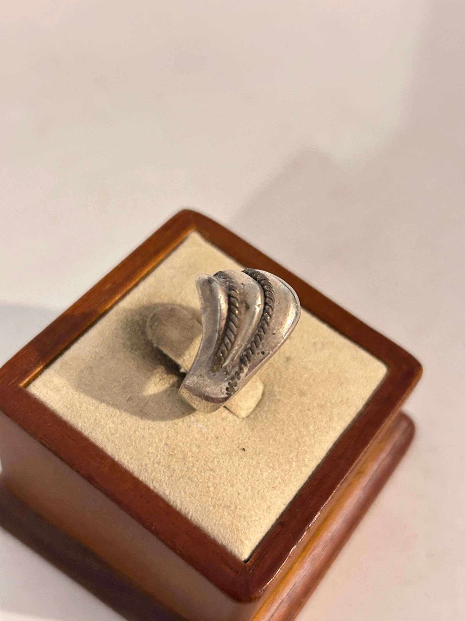 Vintage Sterling Silver Modernist F-56 Ring Sz 7: Vintage Sterling Silver Modernist F-56 Ring Sz 7 Please view all photos as they are part of the description and condition of this Item, Feel free to contact me with questions or picture requests! Used