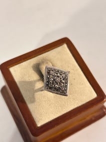 Vintage Sterling Silver marcasite Ring Sz 7 missing a few stones