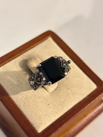 Vintage Sterling Silver onyx marcasite Ring Sz 6