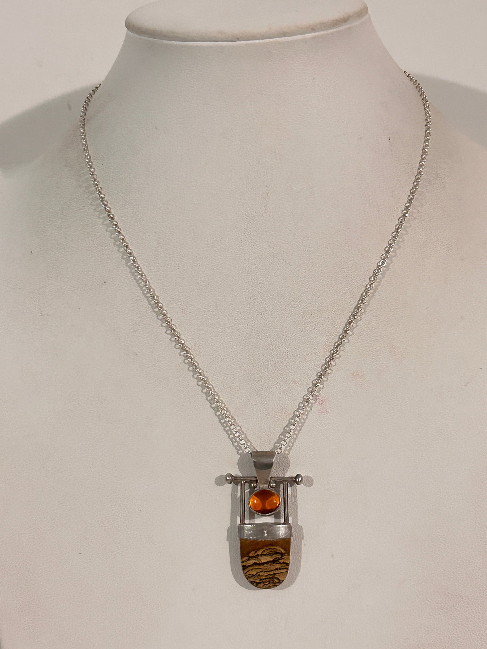 Vintage Sterling Silver Tigers Eye Pendant Necklace Sz 18": Vintage Sterling Silver Tigers Eye Pendant Necklace Sz 18" Please view all photos as they are part of the description and condition of this Item, Feel free to contact me with questions or picture requ
