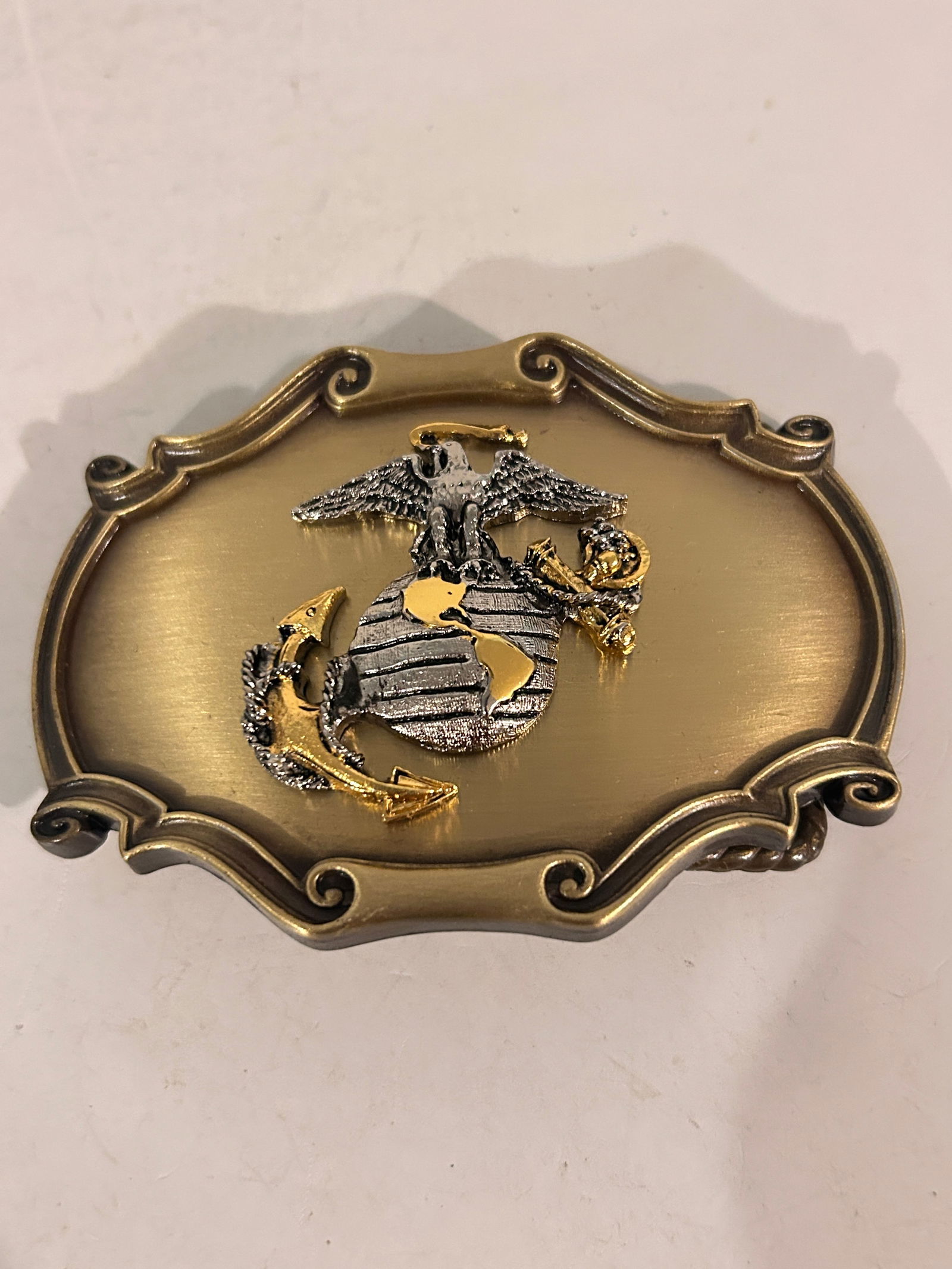 Vintage 1978 Raintre Enamel Eagle Belt Buckle: Vintage 1978 Raintre Enamel Eagle Belt Buckle Please view all photos as they are part of the description and condition of this Item, Feel free to contact me with questions or picture requests! Used It