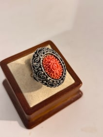 Vintage costume Ring sz adjustable
