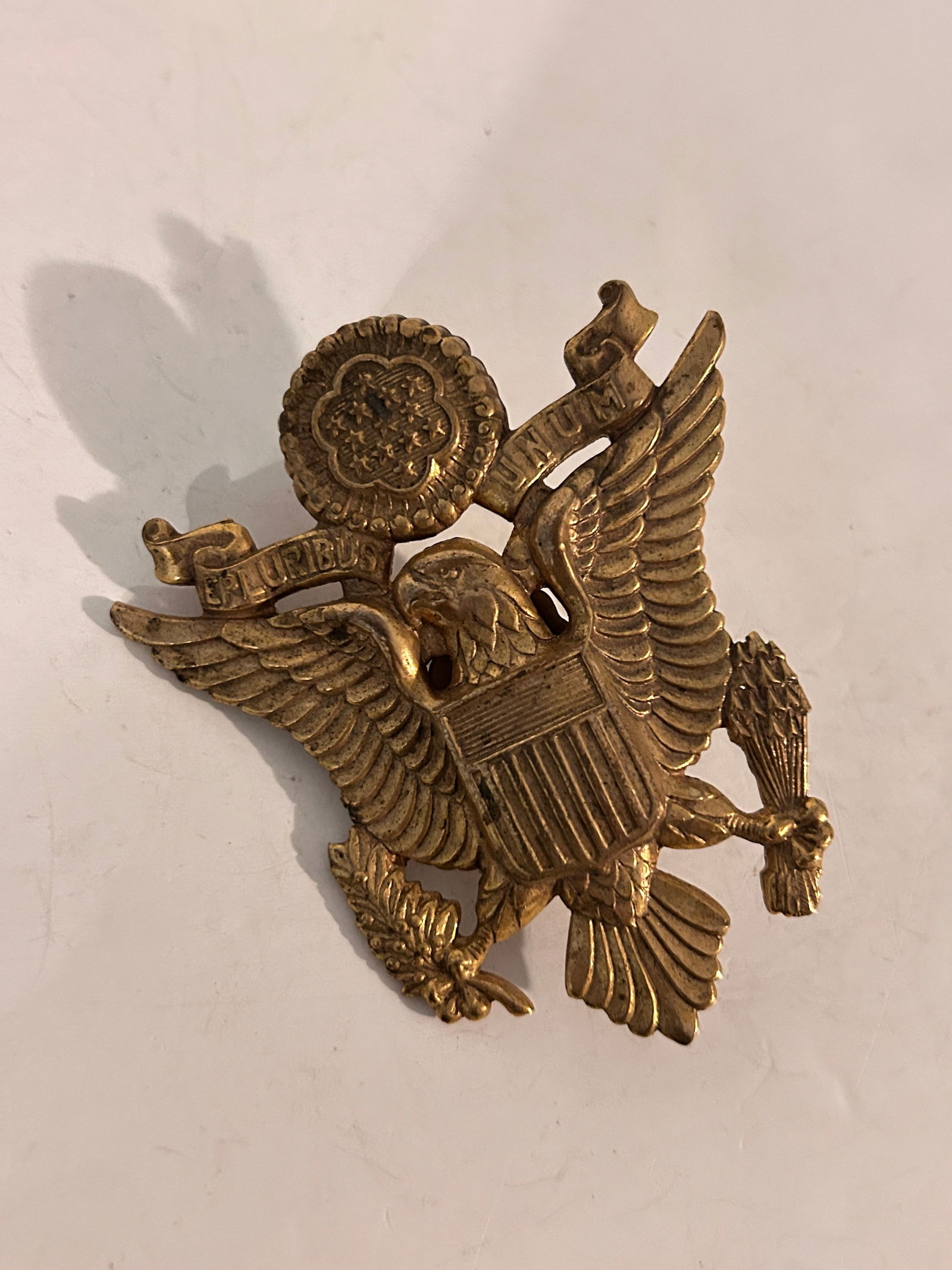 VINTAGE N.C. Meyer New York WWII US Army Eagle Stars Badge Cap Hat Pin EMBLEM (1 of 5)