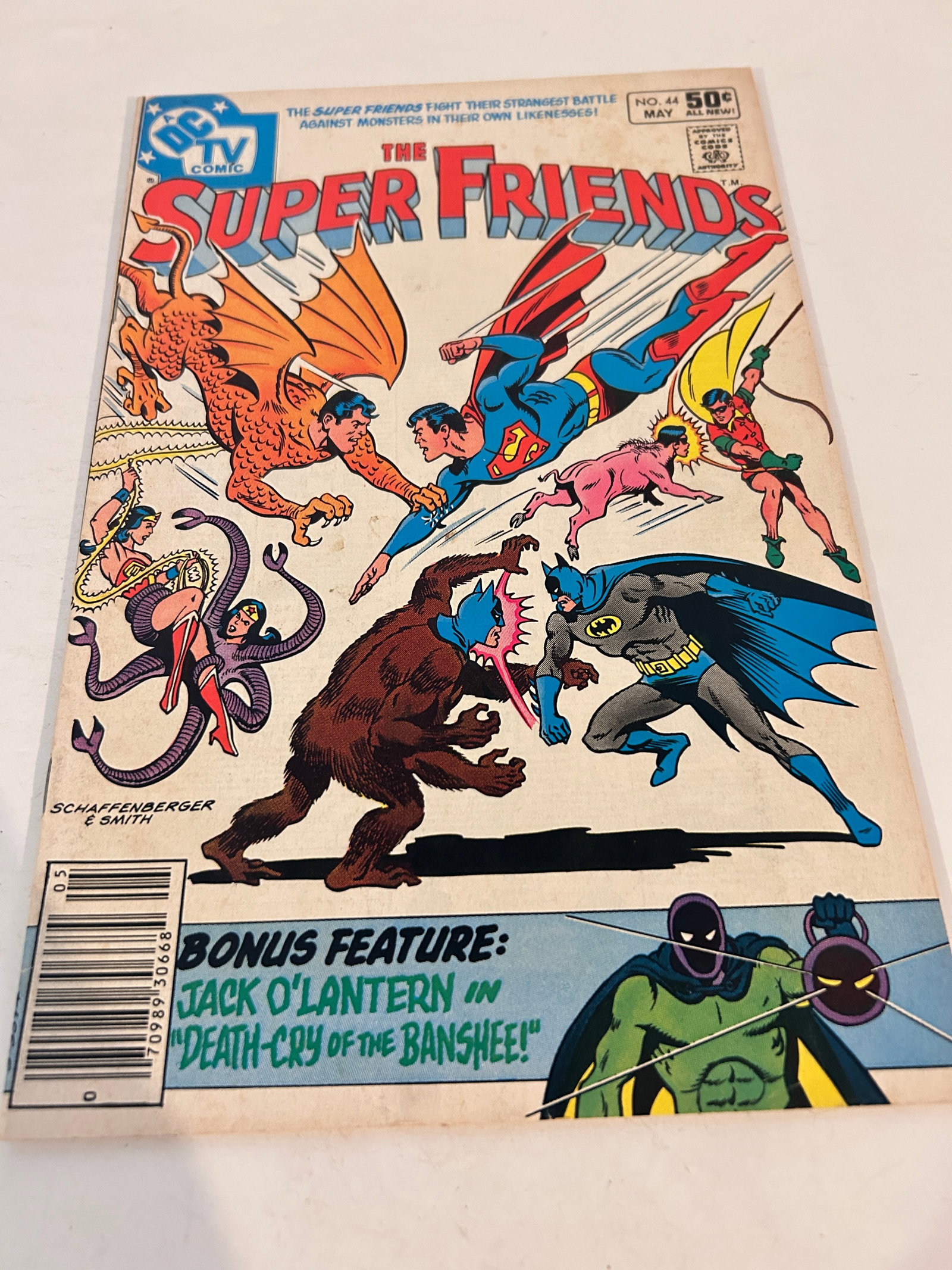 Vintage Comic Book the Super Friends # 44: Vintage Comic Book the Super Friends # 44 Please view all photos as they are part of the description and condition of this Item, Feel free to contact me with questions or picture requests! Used Item A