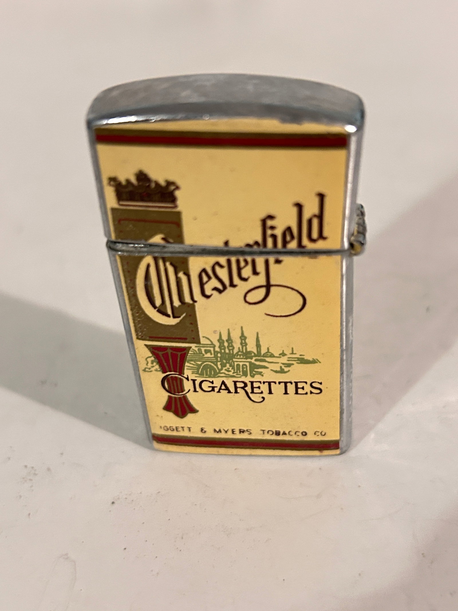 Vintage 1950s Penguin Chesterfield Lighter # 111957: Vintage 1950s Penguin Chesterfield Lighter # 111957 Please view all photos as they are part of the description and condition of this Item, Feel free to contact me with questions or picture requests! U