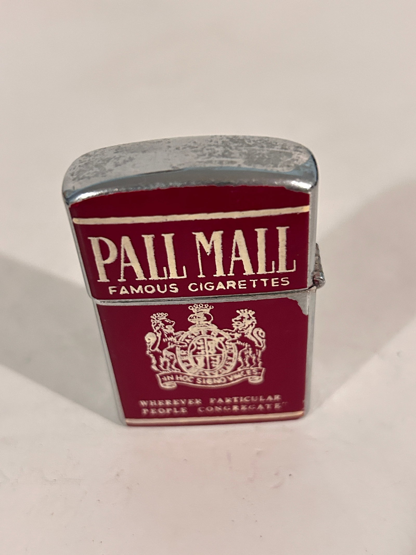 Vintage 1950s Penguin Pall Mall Lighter # 111957: Vintage 1950s Penguin Pall Mall Lighter # 111957 Please view all photos as they are part of the description and condition of this Item, Feel free to contact me with questions or picture requests! Used