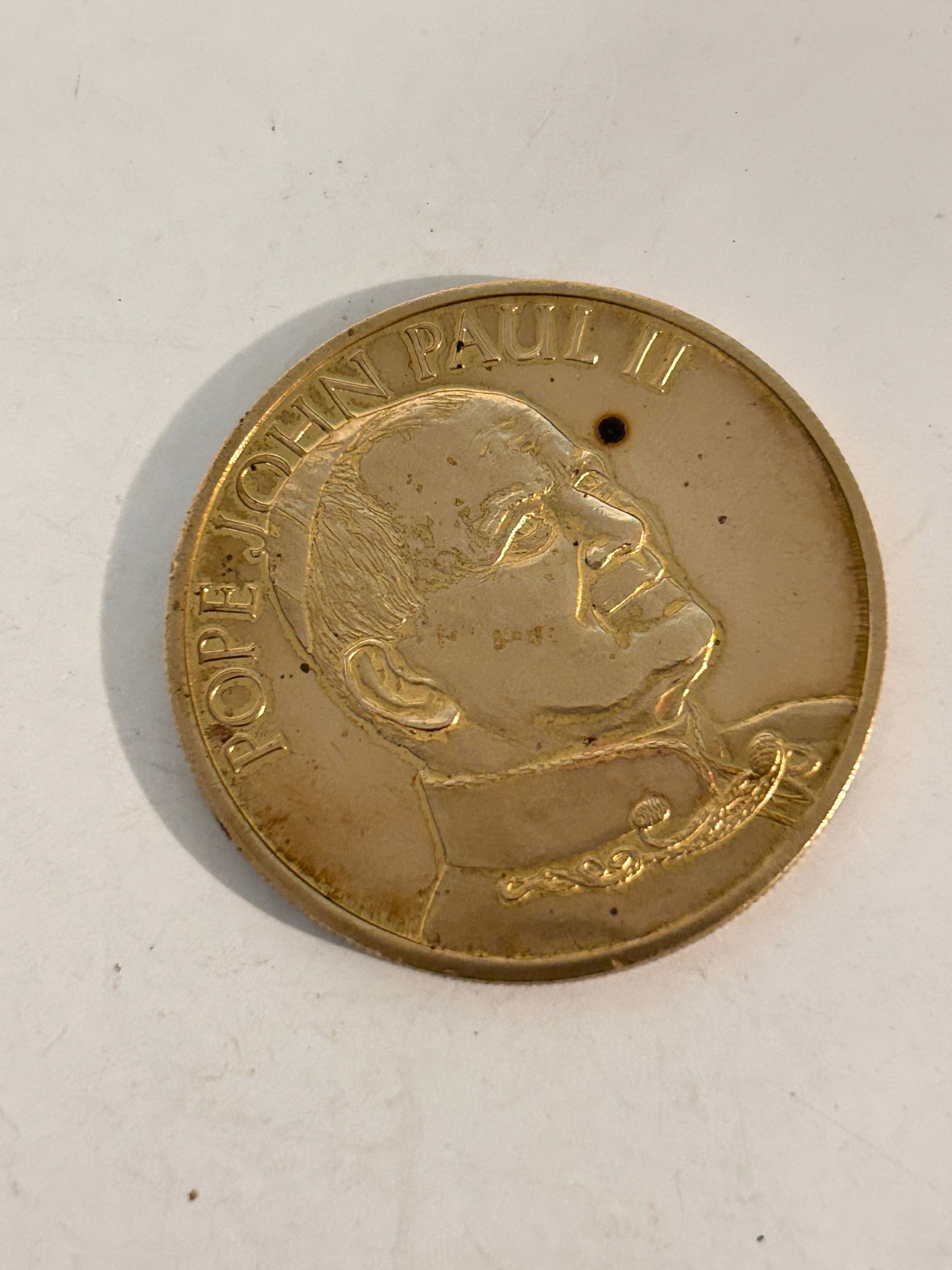 Pope John Paul II Coin Oct 2,3. 1979 Papal Visit To NYC Official Medallion: Pope John Paul II Coin Oct 2,3. 1979 Papal Visit To NYC Official Medallion Please view all photos as they are part of the description and condition of this Item, Feel free to contact me with questions