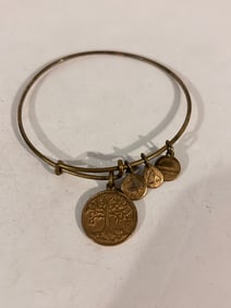 Vintage Bracelet 7"