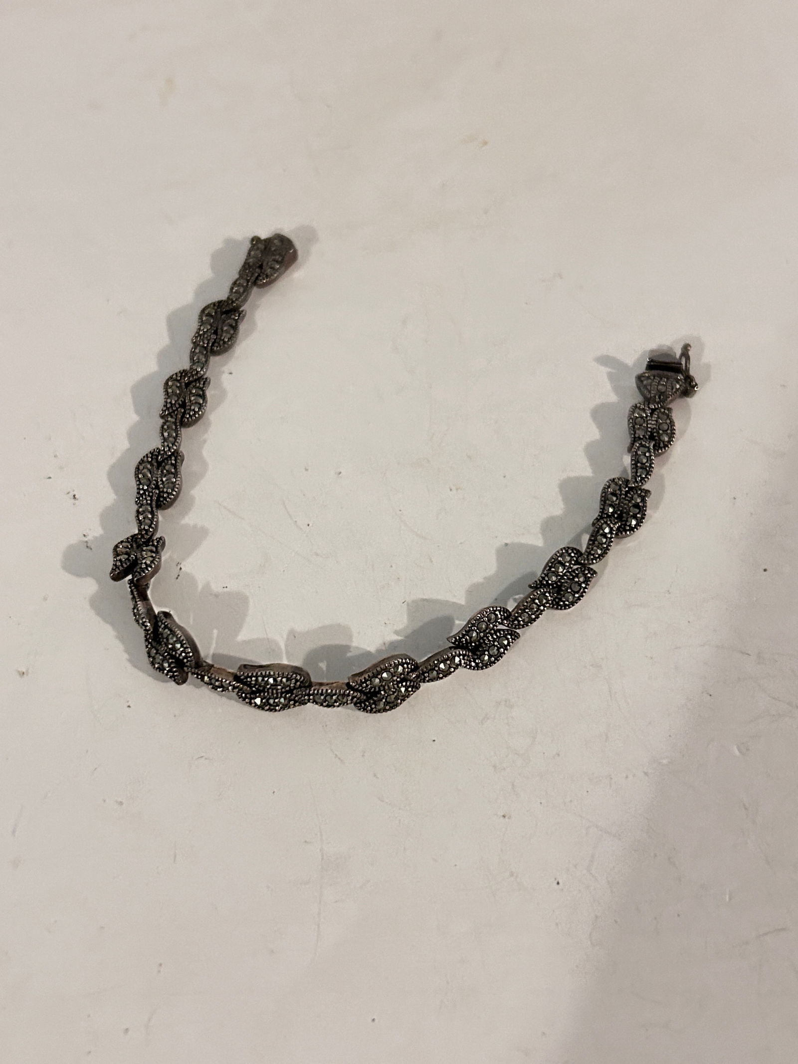 Vintage Sterling Silver Marcasite Bracelet 7": Item comes exactly as shown Know what you are bidding on. Carefully refer to and examine all photos, ask questions, do research, etc., to determine (Authinticity) . before bidding in order to determin